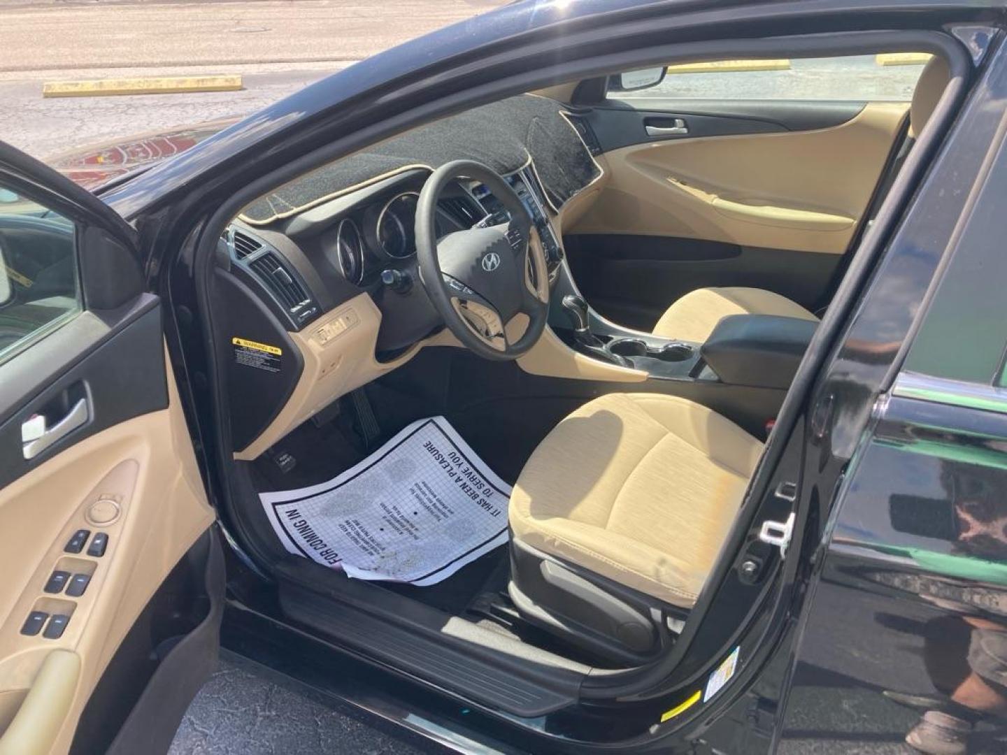 2012 BLACK HYUNDAI SONATA GLS (5NPEB4AC7CH) with an 2.4L engine, Automatic transmission, located at 2929 9th St. West, Bradenton, 34205, (941) 242-2810, 27.473591, -82.570679 - Thanks for inquring into DriveNation USA! All vehicles listed can be viewed at www.drivenationusa.com for vehicle history reports and additonal info. We cannot quote any terms such as down payments or monthly payments without an application. You can apply directly at www.drivenationusa.com or by con - Photo#10