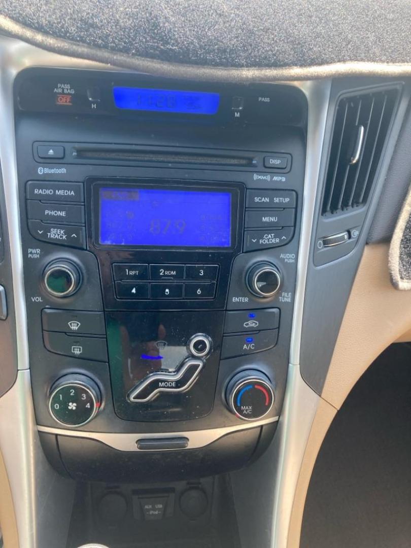2012 BLACK HYUNDAI SONATA GLS (5NPEB4AC7CH) with an 2.4L engine, Automatic transmission, located at 2929 9th St. West, Bradenton, 34205, (941) 242-2810, 27.473591, -82.570679 - Thanks for inquring into DriveNation USA! All vehicles listed can be viewed at www.drivenationusa.com for vehicle history reports and additonal info. We cannot quote any terms such as down payments or monthly payments without an application. You can apply directly at www.drivenationusa.com or by con - Photo#12