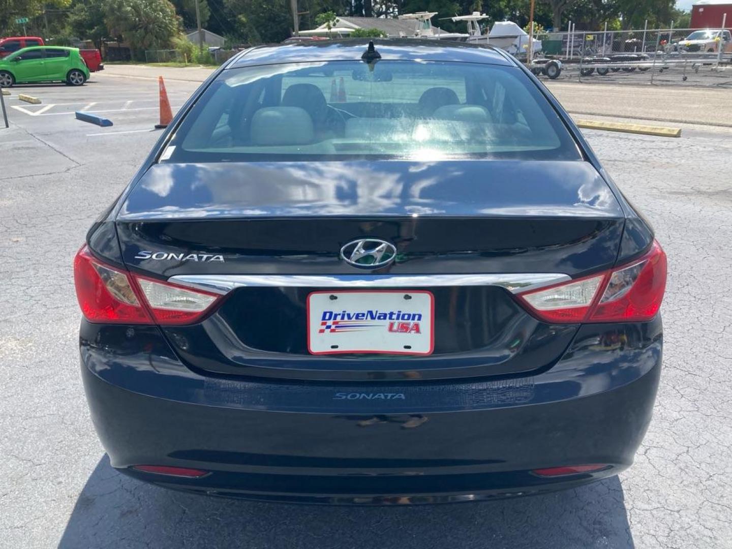 2012 BLACK HYUNDAI SONATA GLS (5NPEB4AC7CH) with an 2.4L engine, Automatic transmission, located at 2929 9th St. West, Bradenton, 34205, (941) 242-2810, 27.473591, -82.570679 - Thanks for inquring into DriveNation USA! All vehicles listed can be viewed at www.drivenationusa.com for vehicle history reports and additonal info. We cannot quote any terms such as down payments or monthly payments without an application. You can apply directly at www.drivenationusa.com or by con - Photo#4