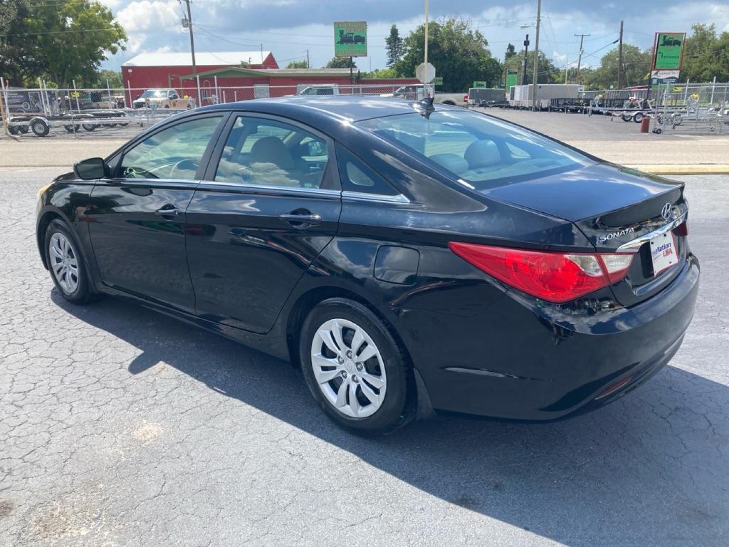 2012 BLACK HYUNDAI SONATA GLS (5NPEB4AC7CH) with an 2.4L engine, Automatic transmission, located at 2929 9th St. West, Bradenton, 34205, (941) 242-2810, 27.473591, -82.570679 - Thanks for inquring into DriveNation USA! All vehicles listed can be viewed at www.drivenationusa.com for vehicle history reports and additonal info. We cannot quote any terms such as down payments or monthly payments without an application. You can apply directly at www.drivenationusa.com or by con - Photo#5