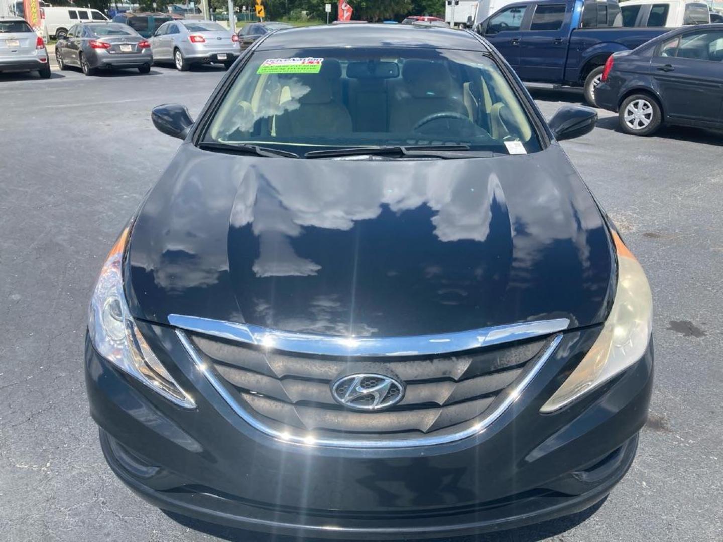 2012 BLACK HYUNDAI SONATA GLS (5NPEB4AC7CH) with an 2.4L engine, Automatic transmission, located at 2929 9th St. West, Bradenton, 34205, (941) 242-2810, 27.473591, -82.570679 - Thanks for inquring into DriveNation USA! All vehicles listed can be viewed at www.drivenationusa.com for vehicle history reports and additonal info. We cannot quote any terms such as down payments or monthly payments without an application. You can apply directly at www.drivenationusa.com or by con - Photo#8