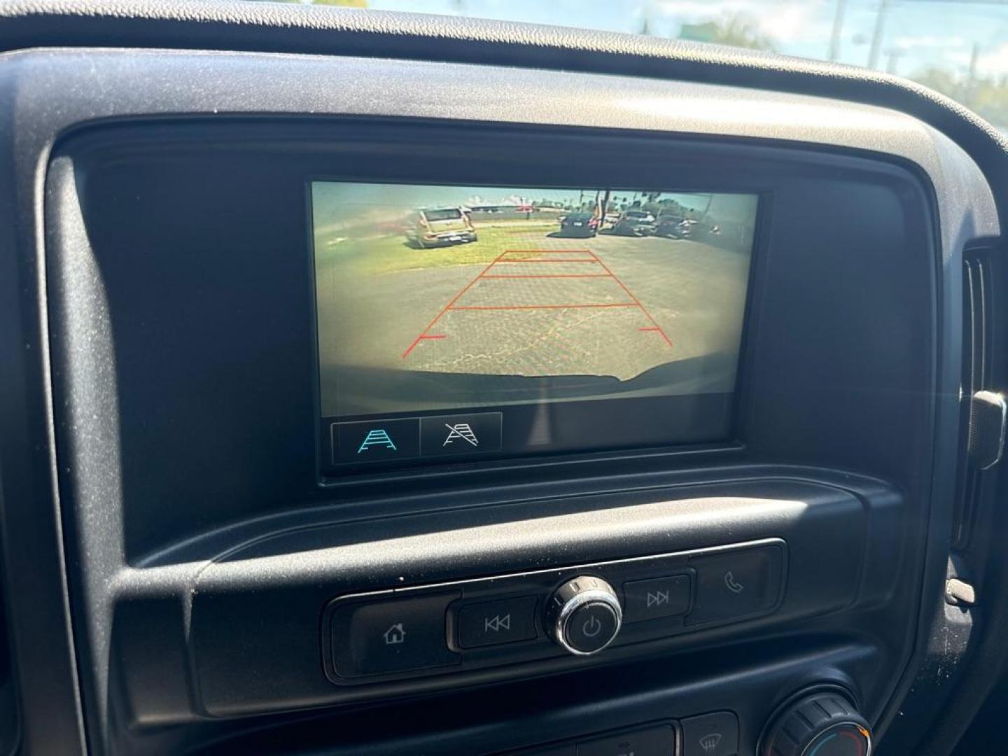 2018 RED CHEVROLET SILVERADO 1500 CUSTOM (1GCRCPEH9JZ) with an 4.3L engine, Automatic transmission, located at 2929 9th St. West, Bradenton, 34205, (941) 242-2810, 27.473591, -82.570679 - Thanks for inquring into DriveNation USA! All vehicles listed can be viewed at www.drivenationusa.com for vehicle history reports and additonal info. We cannot quote any terms such as down payments or monthly payments without an application. You can apply directly at www.drivenationusa.com or by con - Photo#13