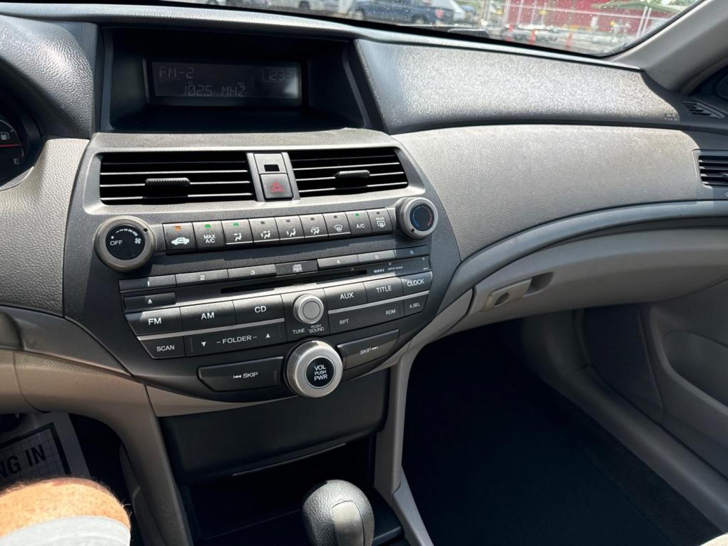 2009 SILVER HONDA ACCORD LX (1HGCP26349A) with an 2.4L engine, Automatic transmission, located at 2929 9th St. West, Bradenton, 34205, (941) 242-2810, 27.473591, -82.570679 - Thanks for inquring into DriveNation USA! All vehicles listed can be viewed at www.drivenationusa.com for vehicle history reports and additonal info. We cannot quote any terms such as down payments or monthly payments without an application. You can apply directly at www.drivenationusa.com or by con - Photo#11