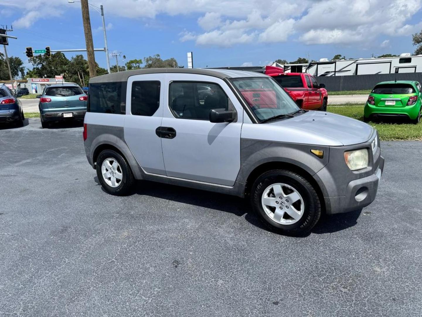 2003 SILVER HONDA ELEMENT EX (5J6YH286X3L) with an 2.4L engine, Automatic transmission, located at 2929 9th St. West, Bradenton, 34205, (941) 242-2810, 27.473591, -82.570679 - Thanks for inquring into DriveNation USA! All vehicles listed can be viewed at www.drivenationusa.com for vehicle history reports and additonal info. We cannot quote any terms such as down payments or monthly payments without an application. You can apply directly at www.drivenationusa.com or by con - Photo#2