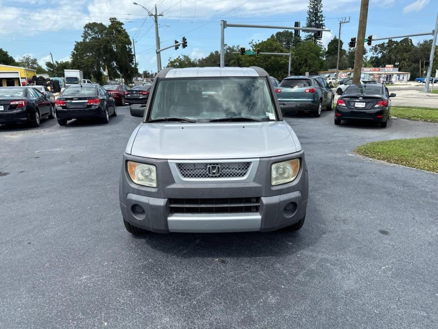 2003 SILVER HONDA ELEMENT EX (5J6YH286X3L) with an 2.4L engine, Automatic transmission, located at 2929 9th St. West, Bradenton, 34205, (941) 242-2810, 27.473591, -82.570679 - Thanks for inquring into DriveNation USA! All vehicles listed can be viewed at www.drivenationusa.com for vehicle history reports and additonal info. We cannot quote any terms such as down payments or monthly payments without an application. You can apply directly at www.drivenationusa.com or by con - Photo#3