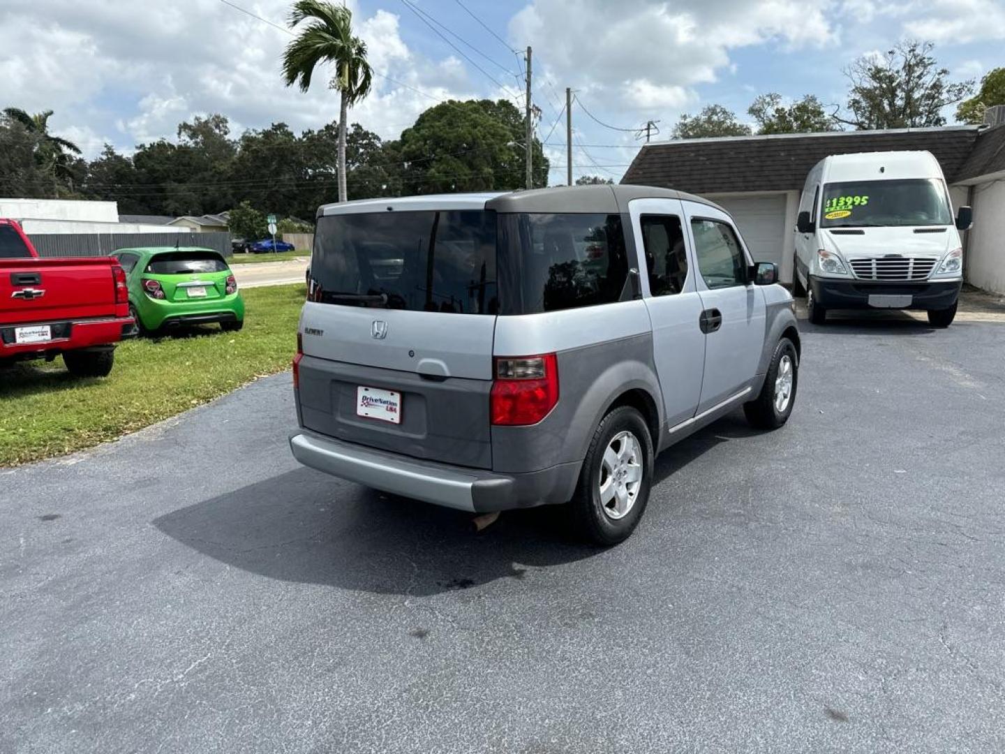 2003 SILVER HONDA ELEMENT EX (5J6YH286X3L) with an 2.4L engine, Automatic transmission, located at 2929 9th St. West, Bradenton, 34205, (941) 242-2810, 27.473591, -82.570679 - Thanks for inquring into DriveNation USA! All vehicles listed can be viewed at www.drivenationusa.com for vehicle history reports and additonal info. We cannot quote any terms such as down payments or monthly payments without an application. You can apply directly at www.drivenationusa.com or by con - Photo#7