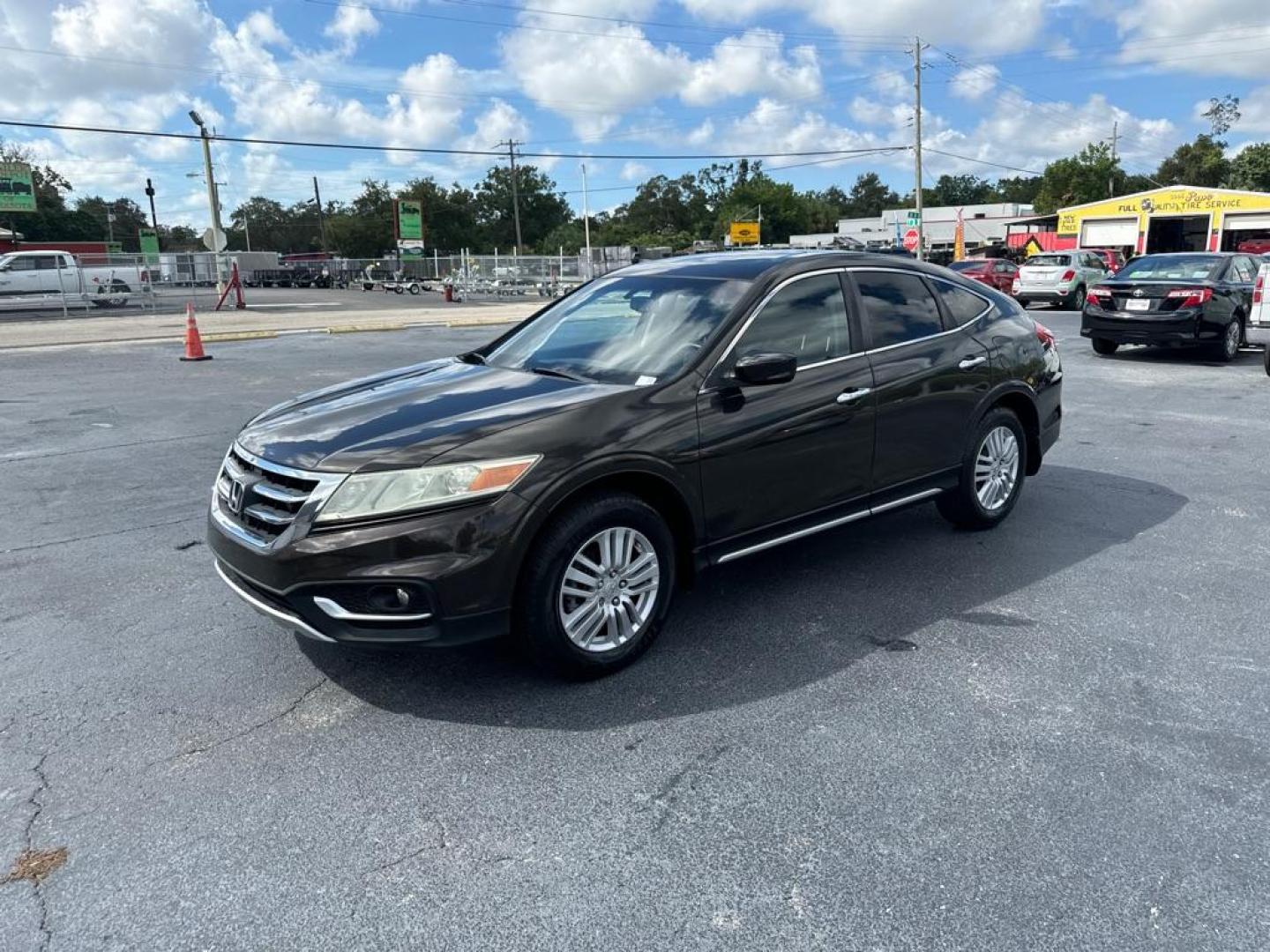2015 BROWN HONDA CROSSTOUR EX (5J6TF3H39FL) with an 2.4L engine, Automatic transmission, located at 2929 9th St. West, Bradenton, 34205, (941) 242-2810, 27.473591, -82.570679 - Thanks for inquring into DriveNation USA! All vehicles listed can be viewed at www.drivenationusa.com for vehicle history reports and additonal info. We cannot quote any terms such as down payments or monthly payments without an application. You can apply directly at www.drivenationusa.com or by con - Photo#3