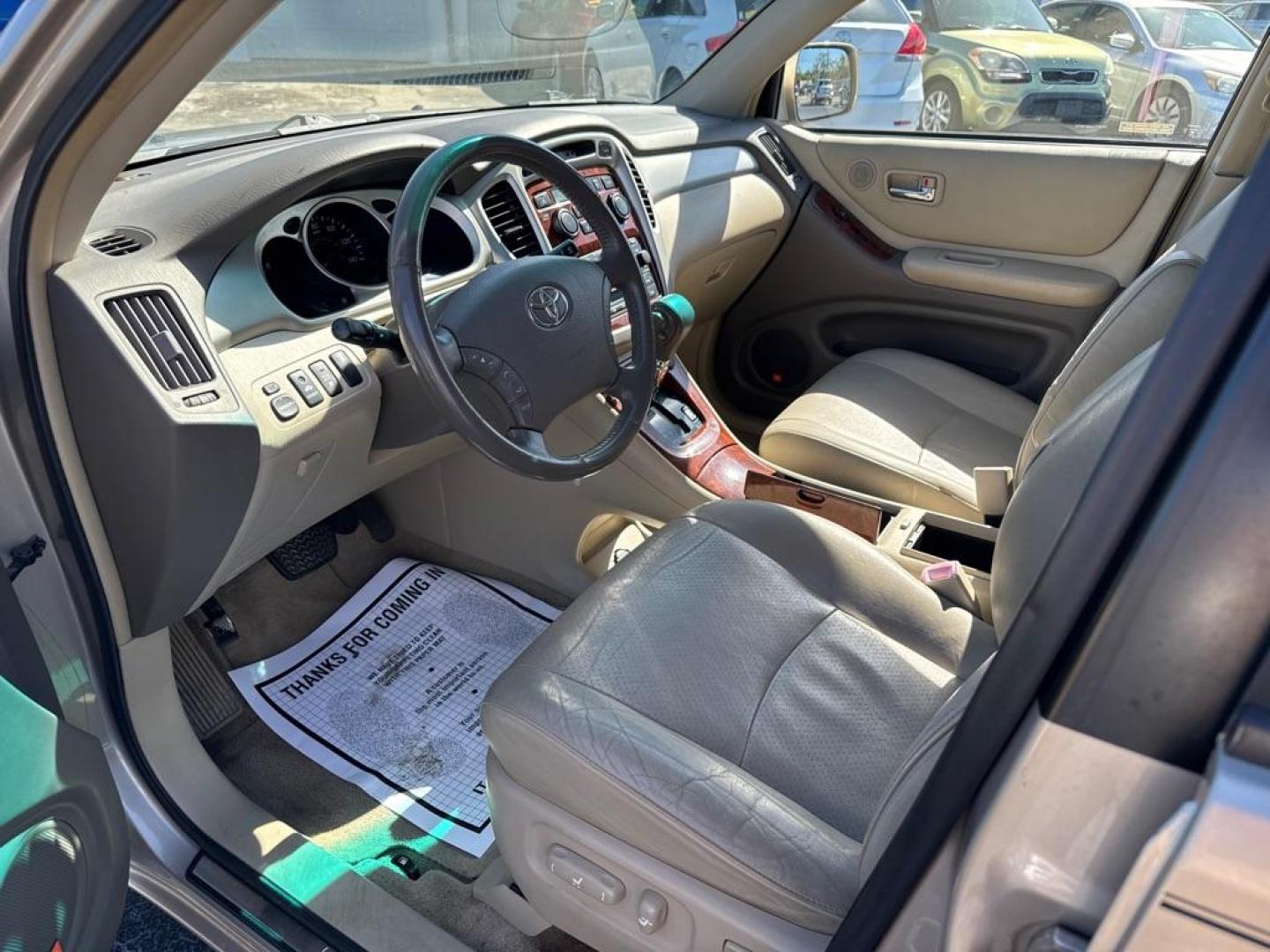 2006 GOLD TOYOTA HIGHLANDER LIMITED (JTEDP21A460) with an 3.3L engine, Automatic transmission, located at 2929 9th St. West, Bradenton, 34205, (941) 242-2810, 27.473591, -82.570679 - Thanks for inquring into DriveNation USA! All vehicles listed can be viewed at www.drivenationusa.com for vehicle history reports and additonal info. We cannot quote any terms such as down payments or monthly payments without an application. You can apply directly at www.drivenationusa.com or by con - Photo#16