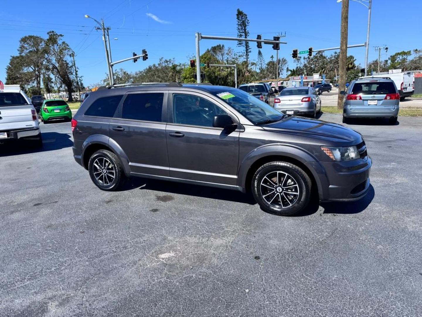 2018 GRAY DODGE JOURNEY CROSSROADS (3C4PDCAB0JT) with an 2.4L engine, Automatic transmission, located at 2929 9th St. West, Bradenton, 34205, (941) 242-2810, 27.473591, -82.570679 - Photo#0