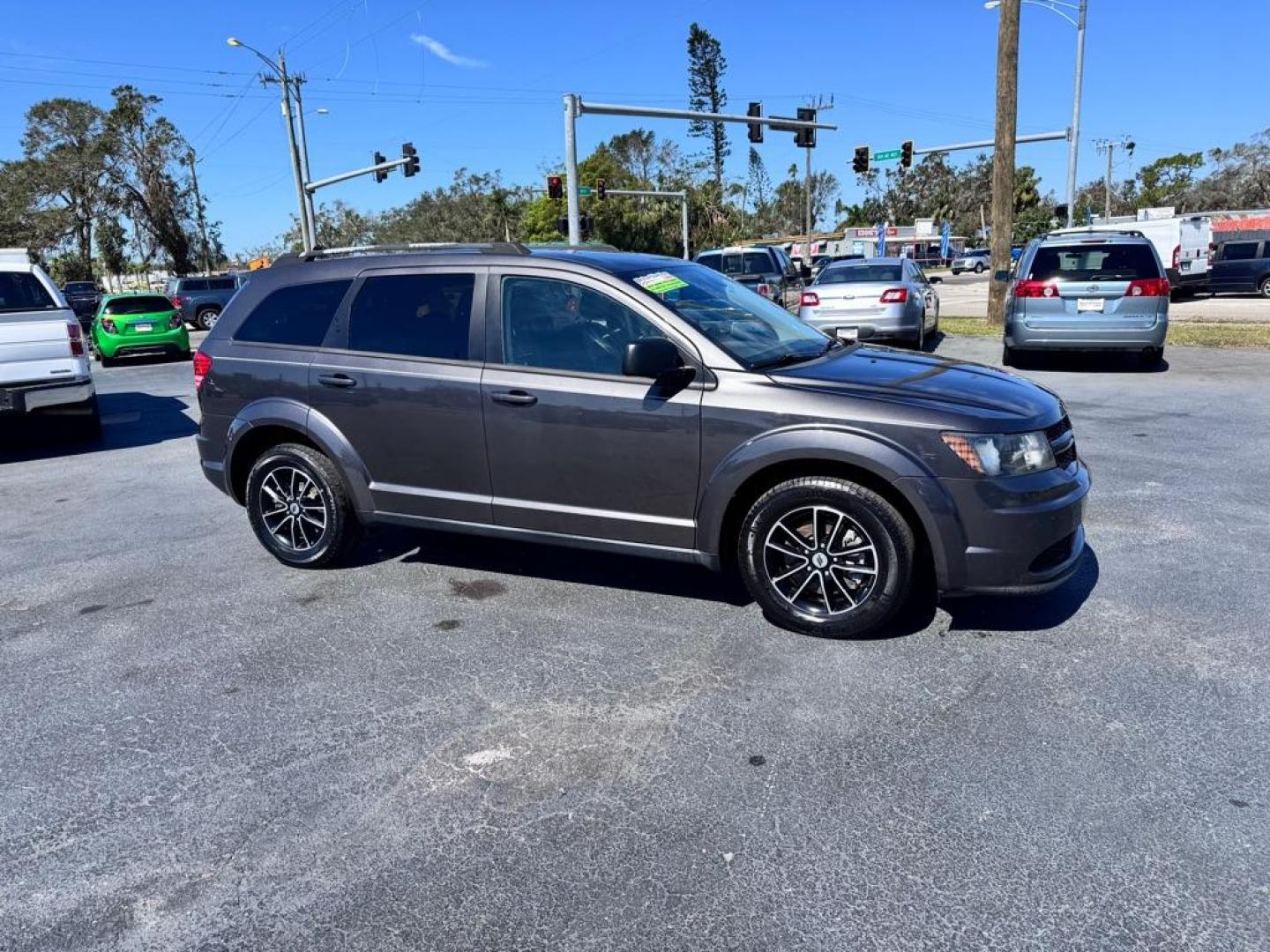 2018 GRAY DODGE JOURNEY CROSSROADS (3C4PDCAB0JT) with an 2.4L engine, Automatic transmission, located at 2929 9th St. West, Bradenton, 34205, (941) 242-2810, 27.473591, -82.570679 - Photo#1