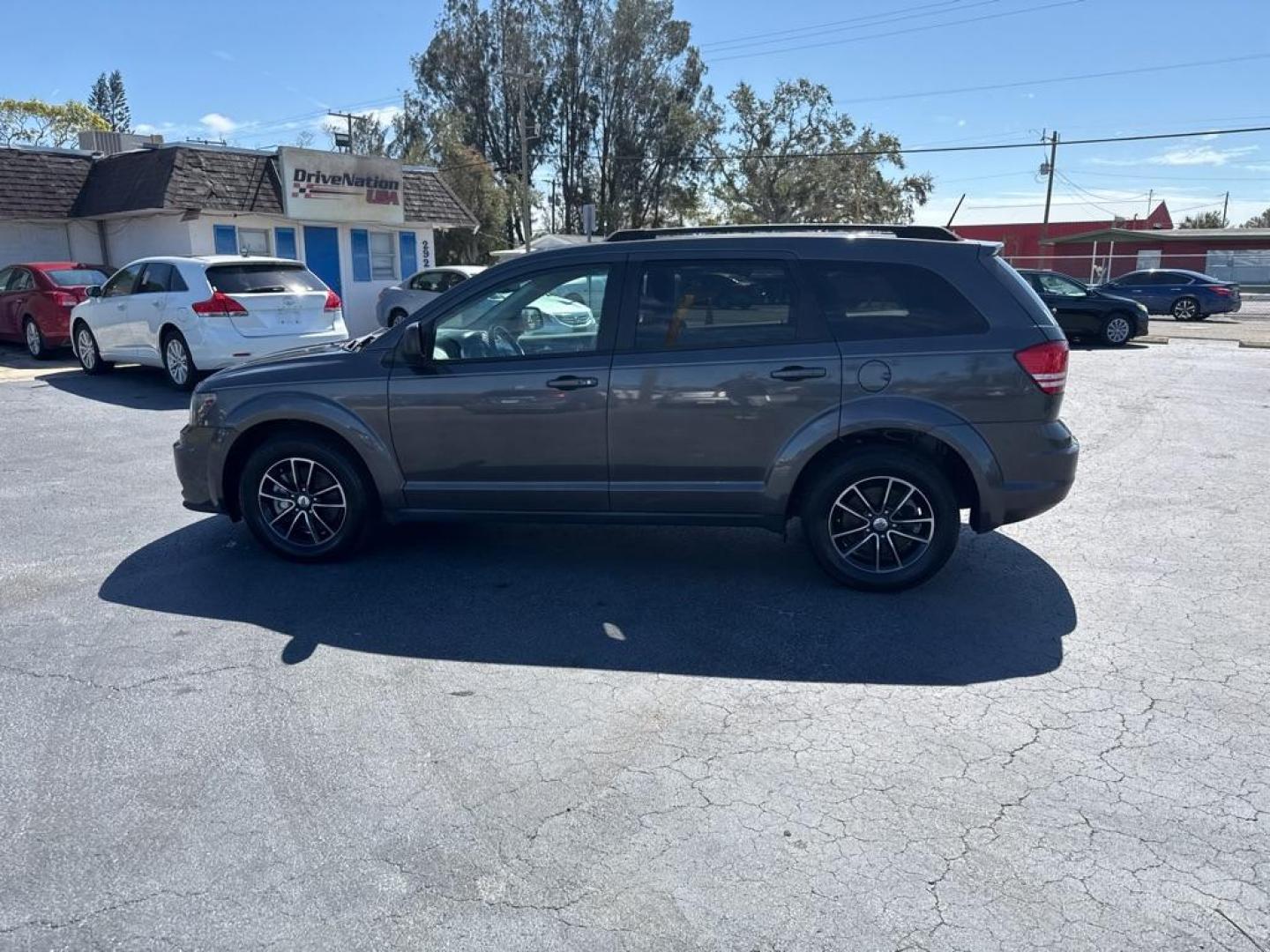 2018 GRAY DODGE JOURNEY CROSSROADS (3C4PDCAB0JT) with an 2.4L engine, Automatic transmission, located at 2929 9th St. West, Bradenton, 34205, (941) 242-2810, 27.473591, -82.570679 - Photo#4