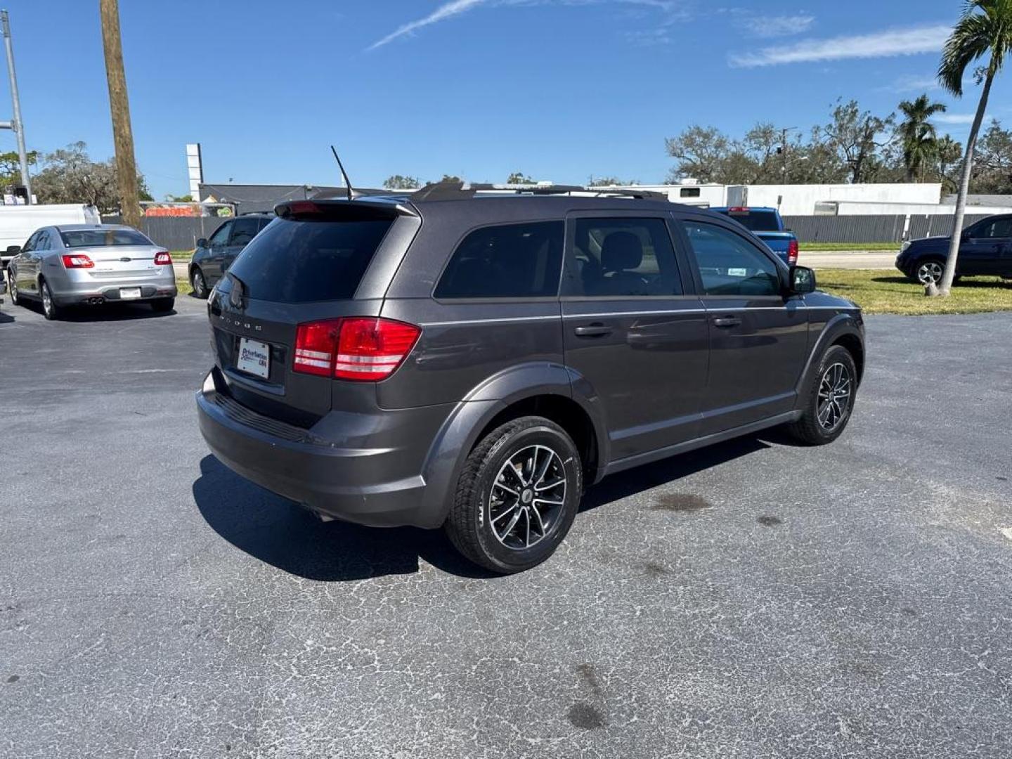 2018 GRAY DODGE JOURNEY CROSSROADS (3C4PDCAB0JT) with an 2.4L engine, Automatic transmission, located at 2929 9th St. West, Bradenton, 34205, (941) 242-2810, 27.473591, -82.570679 - Photo#7