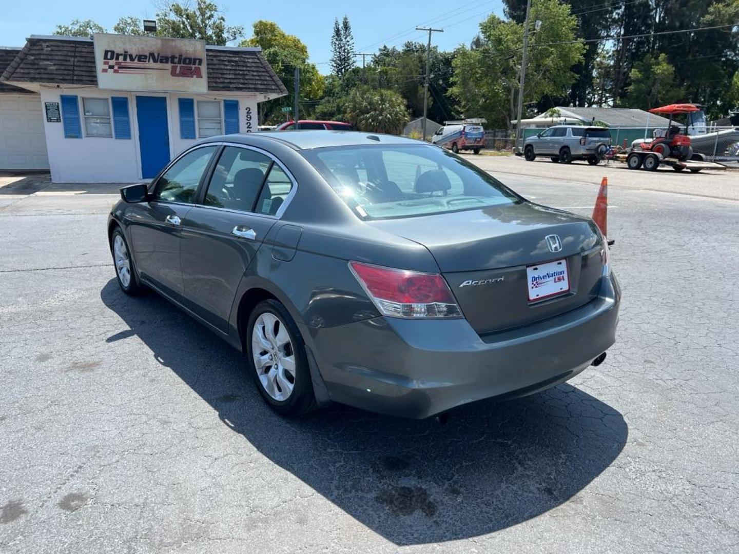 2012 GRAY HONDA ACCORD LXP (1HGCP2F42CA) with an 2.4L engine, Automatic transmission, located at 2929 9th St. West, Bradenton, 34205, (941) 242-2810, 27.473591, -82.570679 - Photo#4