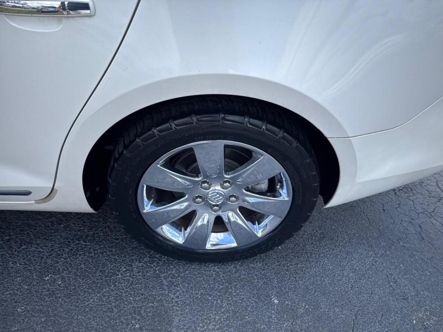 2011 WHITE BUICK LACROSSE CXL (1G4GC5ED2BF) with an 3.6L engine, Automatic transmission, located at 2929 9th St. West, Bradenton, 34205, (941) 242-2810, 27.473591, -82.570679 - Thanks for inquring into DriveNation USA! All vehicles listed can be viewed at www.drivenationusa.com for vehicle history reports and additonal info. We cannot quote any terms such as down payments or monthly payments without an application. You can apply directly at www.drivenationusa.com or by con - Photo#9