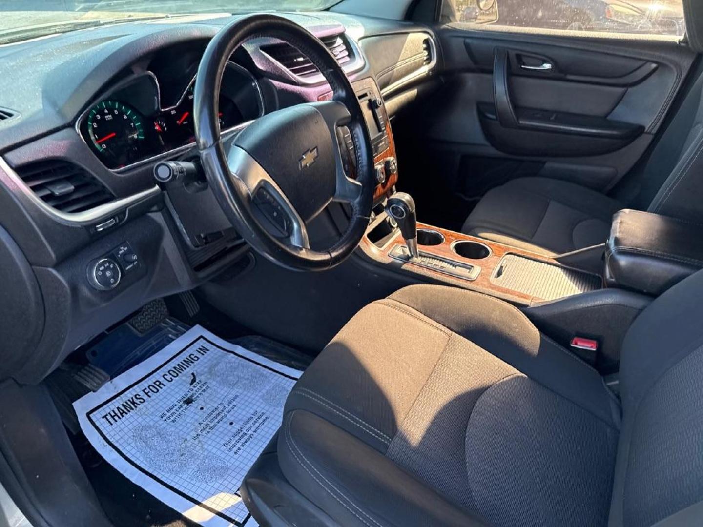 2014 SILVER CHEVROLET TRAVERSE LT (1GNKRGKD9EJ) with an 3.6L engine, Automatic transmission, located at 2929 9th St. West, Bradenton, 34205, (941) 242-2810, 27.473591, -82.570679 - Thanks for inquring into DriveNation USA! All vehicles listed can be viewed at www.drivenationusa.com for vehicle history reports and additonal info. We cannot quote any terms such as down payments or monthly payments without an application. You can apply directly at www.drivenationusa.com or by con - Photo#8