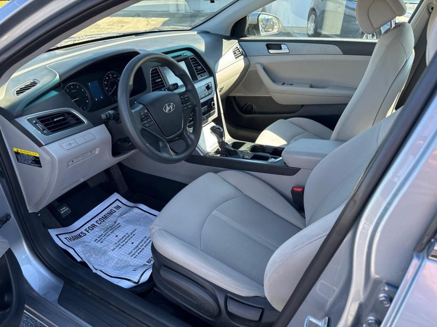 2016 SILVER HYUNDAI SONATA SE (5NPE24AF0GH) with an 2.4L engine, Automatic transmission, located at 2929 9th St. West, Bradenton, 34205, (941) 242-2810, 27.473591, -82.570679 - Thanks for inquring into DriveNation USA! All vehicles listed can be viewed at www.drivenationusa.com for vehicle history reports and additonal info. We cannot quote any terms such as down payments or monthly payments without an application. You can apply directly at www.drivenationusa.com or by con - Photo#10