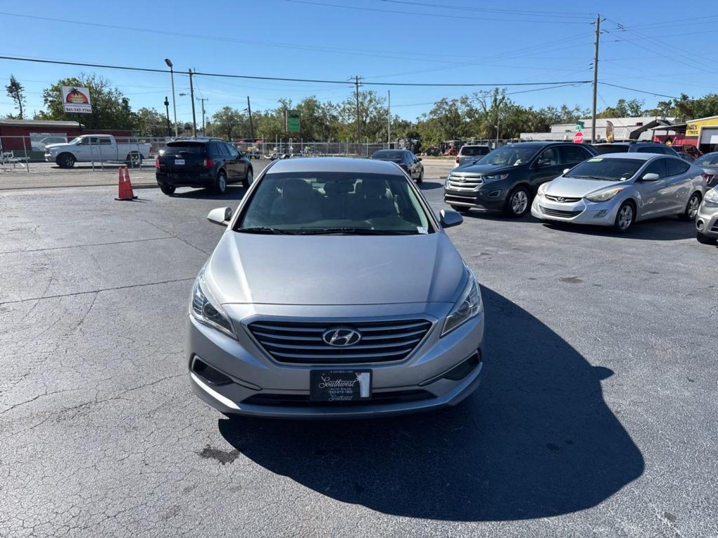 2016 SILVER HYUNDAI SONATA SE (5NPE24AF0GH) with an 2.4L engine, Automatic transmission, located at 2929 9th St. West, Bradenton, 34205, (941) 242-2810, 27.473591, -82.570679 - Thanks for inquring into DriveNation USA! All vehicles listed can be viewed at www.drivenationusa.com for vehicle history reports and additonal info. We cannot quote any terms such as down payments or monthly payments without an application. You can apply directly at www.drivenationusa.com or by con - Photo#2