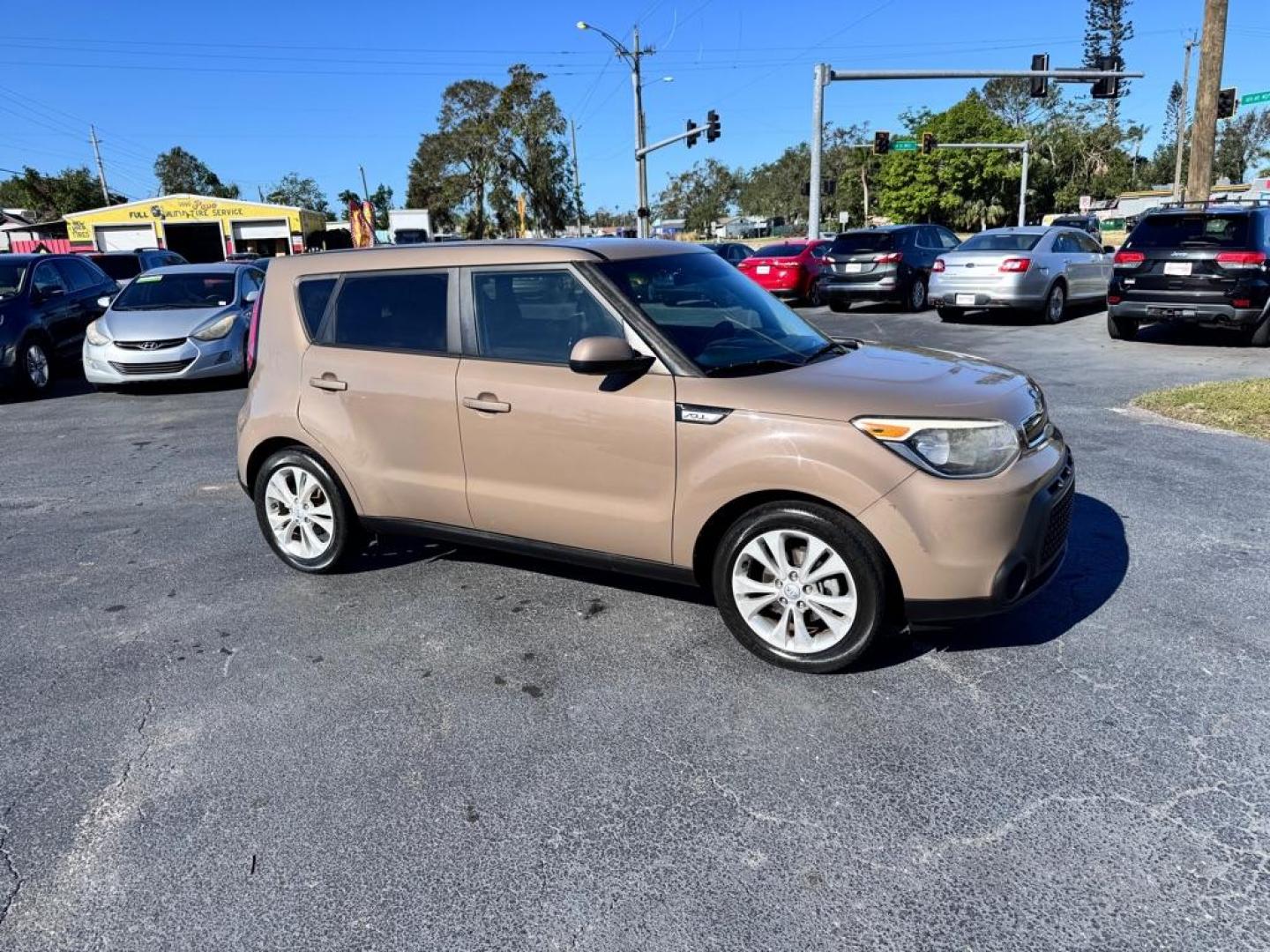 2015 TAN KIA SOUL + (KNDJP3A55F7) with an 2.0L engine, Automatic transmission, located at 2929 9th St. West, Bradenton, 34205, (941) 242-2810, 27.473591, -82.570679 - Photo#0