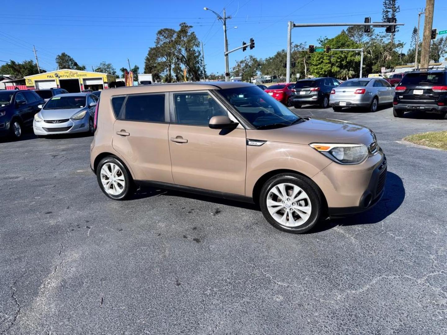 2015 TAN KIA SOUL + (KNDJP3A55F7) with an 2.0L engine, Automatic transmission, located at 2929 9th St. West, Bradenton, 34205, (941) 242-2810, 27.473591, -82.570679 - Photo#1