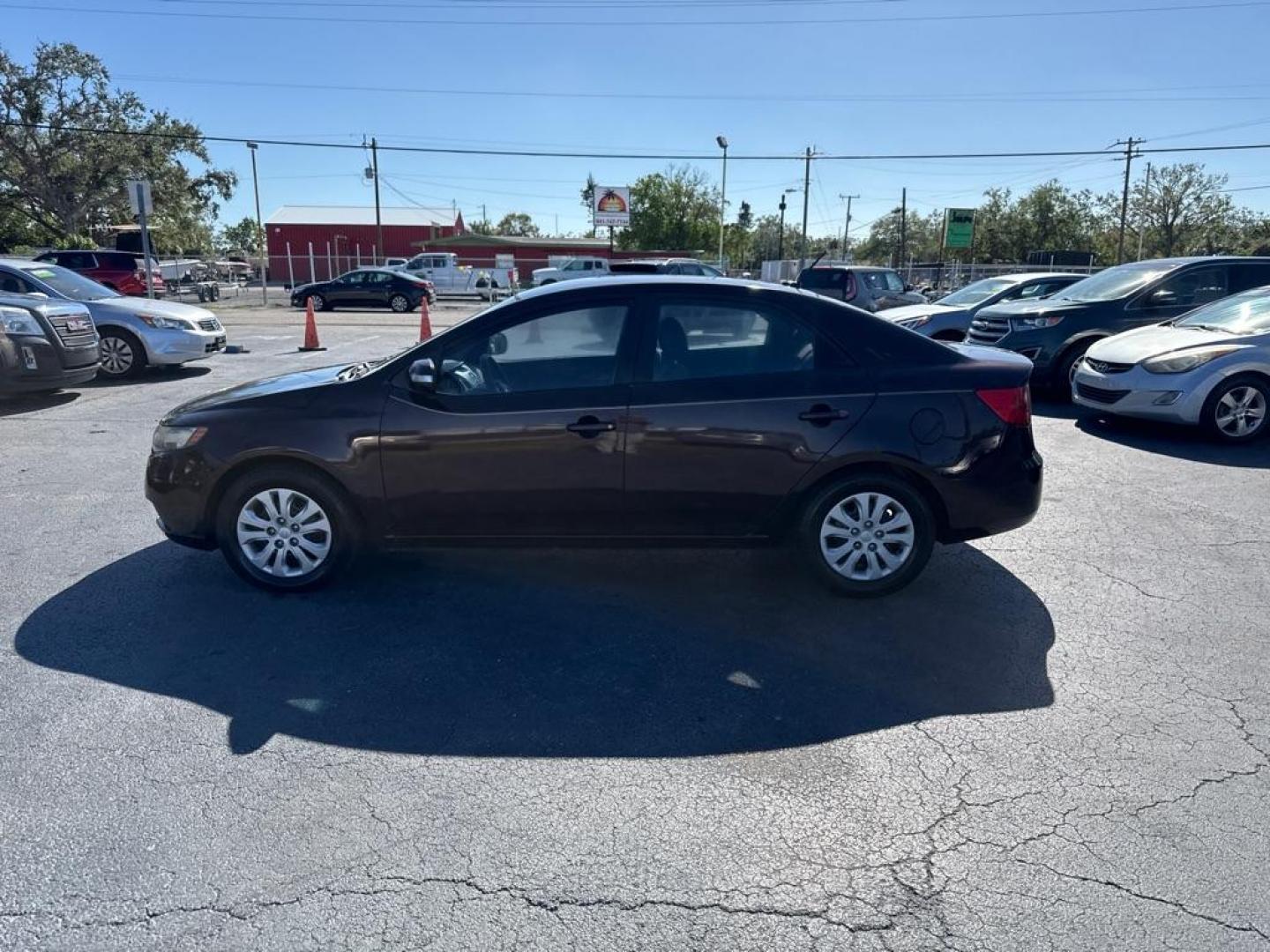 2010 PURPLE KIA FORTE EX (KNAFU4A28A5) with an 2.0L engine, Automatic transmission, located at 2929 9th St. West, Bradenton, 34205, (941) 242-2810, 27.473591, -82.570679 - Photo#4