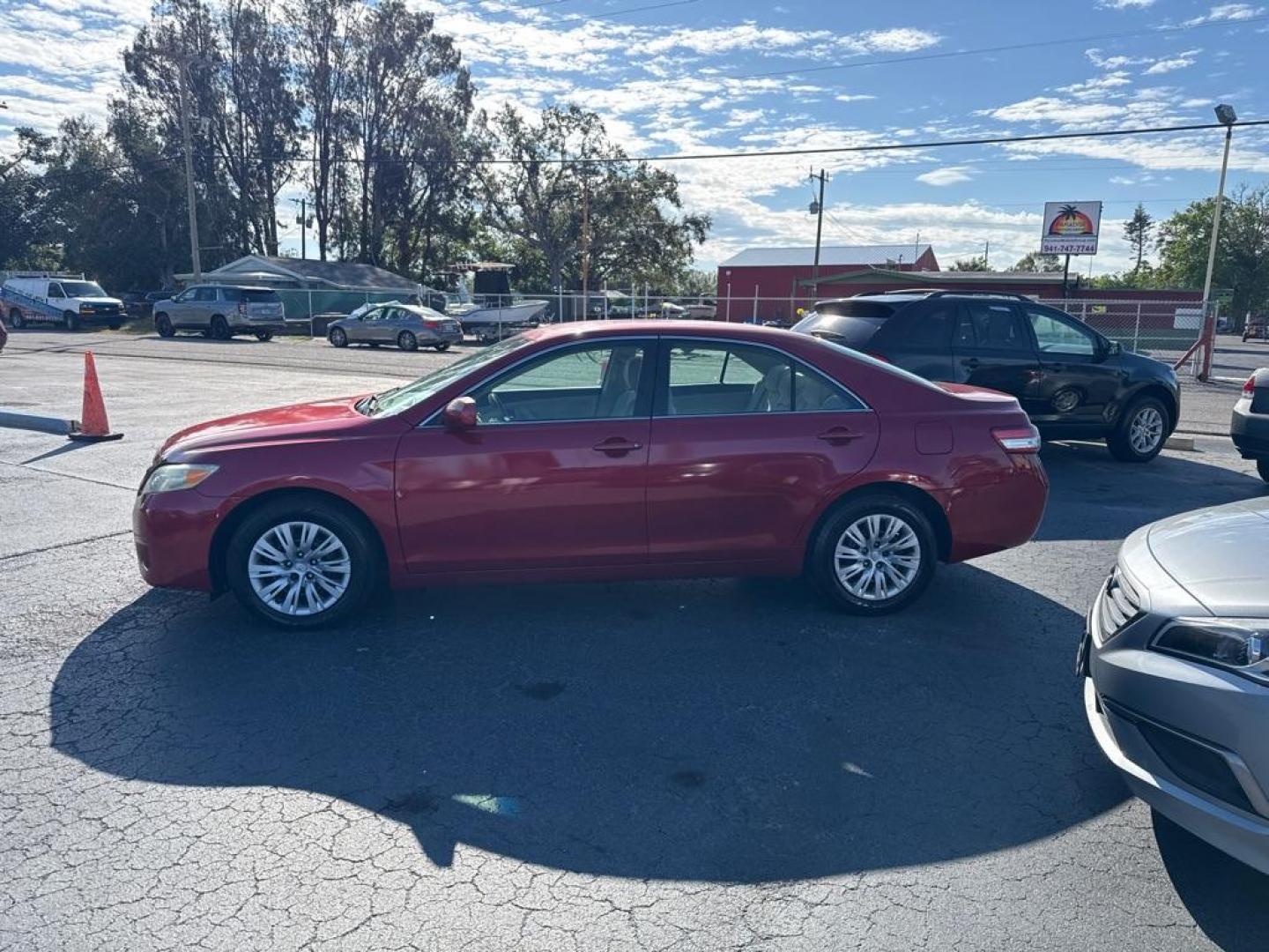 2011 RED TOYOTA CAMRY SE (4T1BF3EK0BU) with an 2.5L engine, Automatic transmission, located at 2929 9th St. West, Bradenton, 34205, (941) 242-2810, 27.473591, -82.570679 - Photo#4