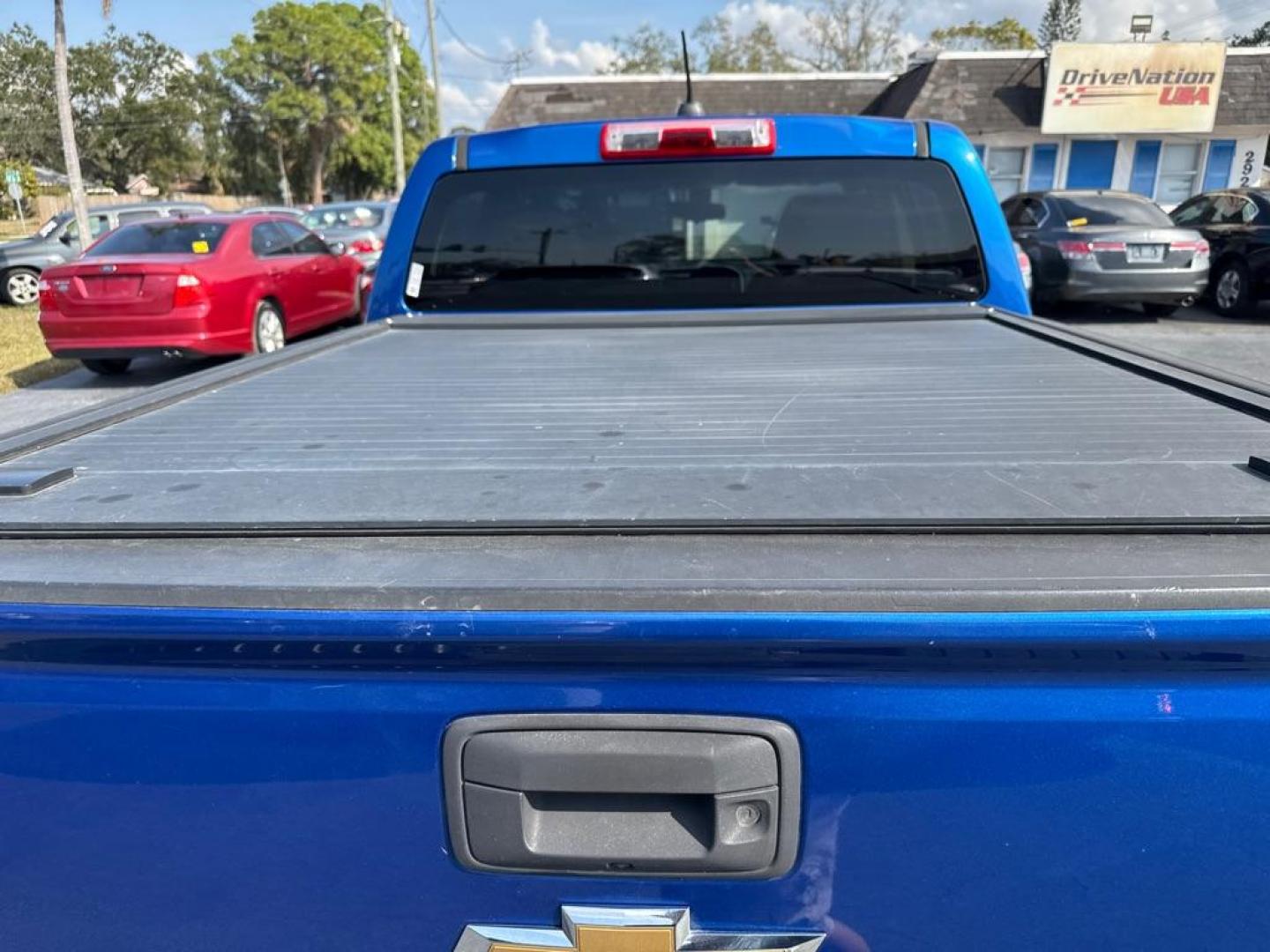 2018 BLUE CHEVROLET COLORADO LT (1GCGSCEA7J1) with an 2.5L engine, Automatic transmission, located at 2929 9th St. West, Bradenton, 34205, (941) 242-2810, 27.473591, -82.570679 - Thanks for inquring into DriveNation USA! All vehicles listed can be viewed at www.drivenationusa.com for vehicle history reports and additonal info. We cannot quote any terms such as down payments or monthly payments without an application. You can apply directly at www.drivenationusa.com or by con - Photo#9