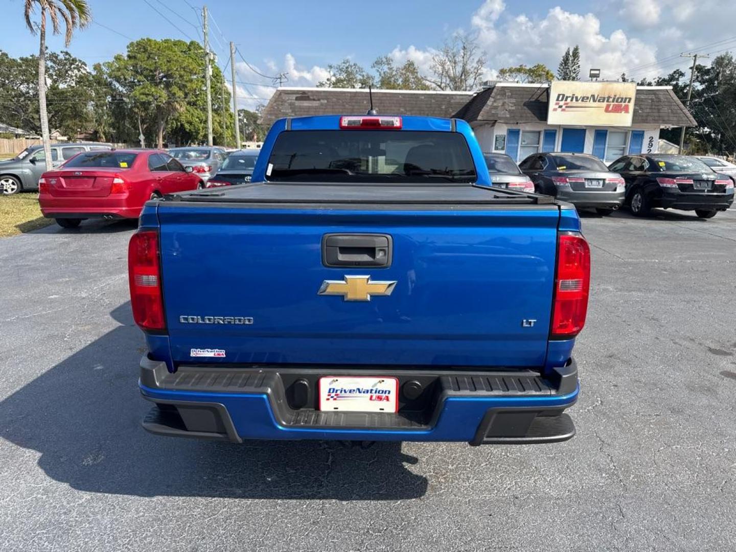 2018 BLUE CHEVROLET COLORADO LT (1GCGSCEA7J1) with an 2.5L engine, Automatic transmission, located at 2929 9th St. West, Bradenton, 34205, (941) 242-2810, 27.473591, -82.570679 - Thanks for inquring into DriveNation USA! All vehicles listed can be viewed at www.drivenationusa.com for vehicle history reports and additonal info. We cannot quote any terms such as down payments or monthly payments without an application. You can apply directly at www.drivenationusa.com or by con - Photo#6