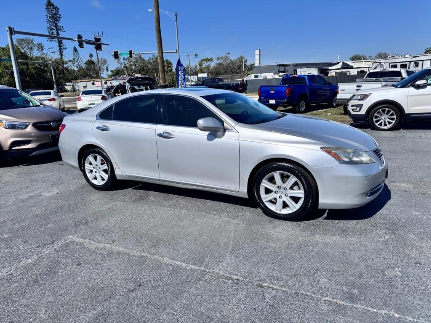 2007 GRAY LEXUS ES 350 (JTHBJ46G472) with an 3.5L engine, Automatic transmission, located at 2929 9th St. West, Bradenton, 34205, (941) 242-2810, 27.473591, -82.570679 - Thanks for inquring into DriveNation USA! All vehicles listed can be viewed at www.drivenationusa.com for vehicle history reports and additonal info. We cannot quote any terms such as down payments or monthly payments without an application. You can apply directly at www.drivenationusa.com or by con - Photo#0