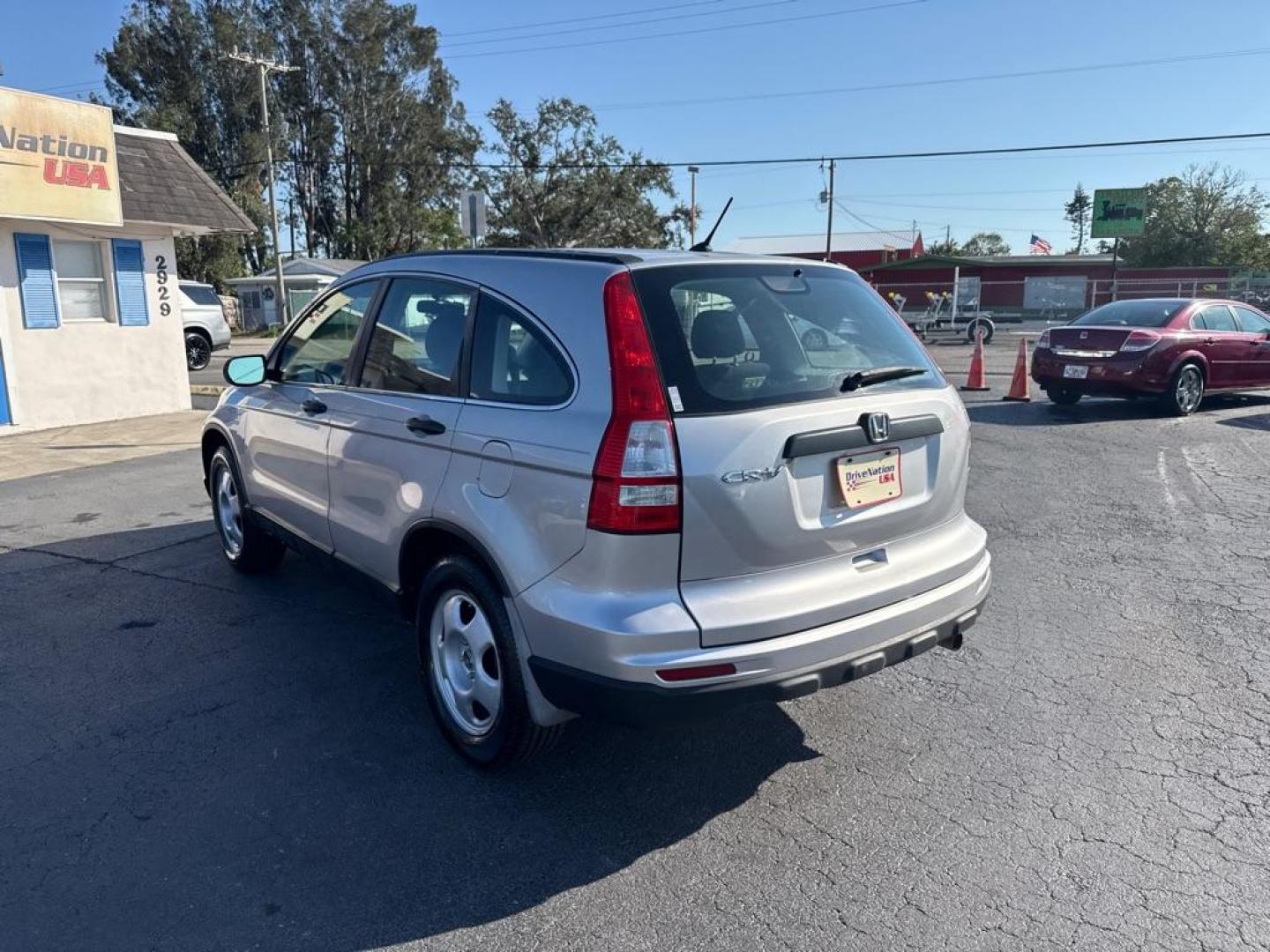 2010 SILVER HONDA CR-V LX (3CZRE3H35AG) with an 2.4L engine, Automatic transmission, located at 2929 9th St. West, Bradenton, 34205, (941) 242-2810, 27.473591, -82.570679 - Thanks for inquring into DriveNation USA! All vehicles listed can be viewed at www.drivenationusa.com for vehicle history reports and additonal info. We cannot quote any terms such as down payments or monthly payments without an application. You can apply directly at www.drivenationusa.com or by con - Photo#5