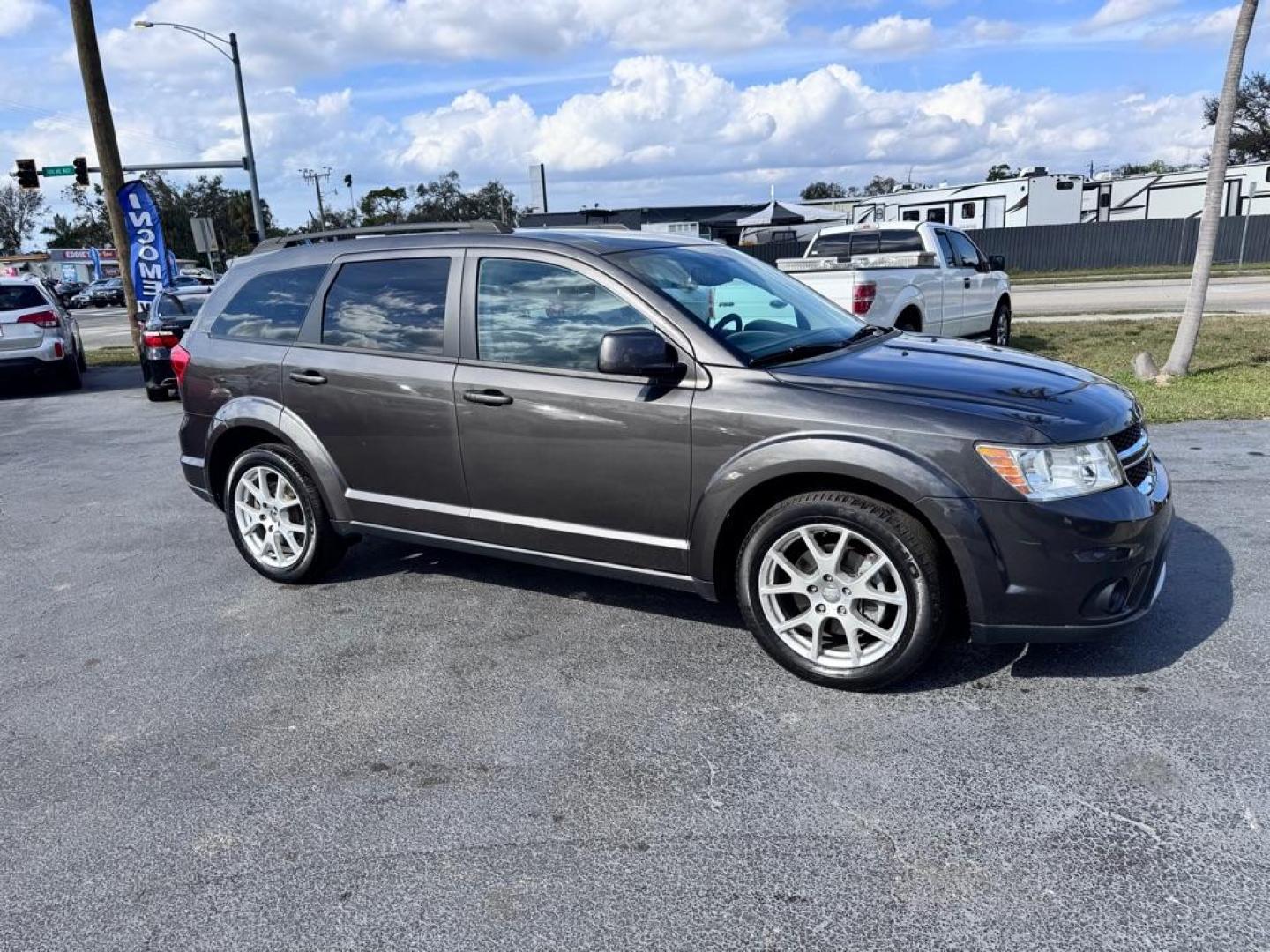 2016 GRAY DODGE JOURNEY SXT (3C4PDCBG1GT) with an 3.6L engine, Automatic transmission, located at 2929 9th St. West, Bradenton, 34205, (941) 242-2810, 27.473591, -82.570679 - Photo#12