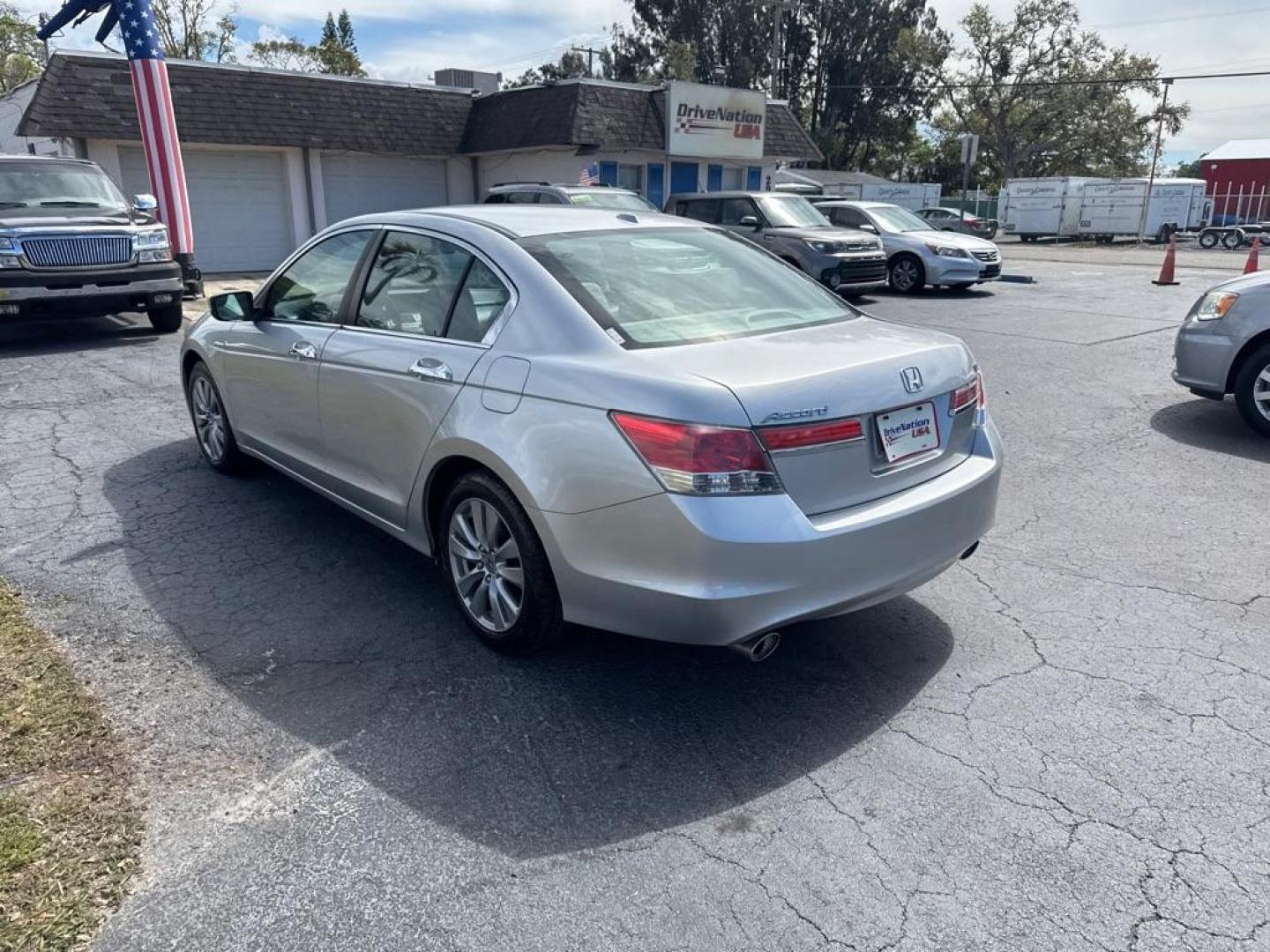 2012 SILVER HONDA ACCORD EXL (1HGCP3F8XCA) with an 3.5L engine, Automatic transmission, located at 2929 9th St. West, Bradenton, 34205, (941) 242-2810, 27.473591, -82.570679 - Thanks for inquring into DriveNation USA! All vehicles listed can be viewed at www.drivenationusa.com for vehicle history reports and additonal info. We cannot quote any terms such as down payments or monthly payments without an application. You can apply directly at www.drivenationusa.com or by con - Photo#5