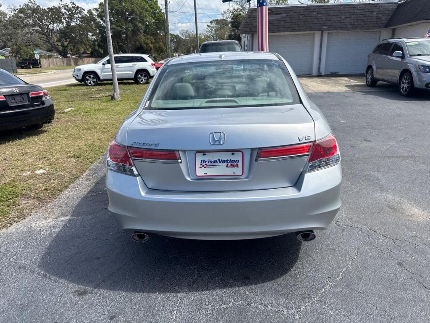 2012 SILVER HONDA ACCORD EXL (1HGCP3F8XCA) with an 3.5L engine, Automatic transmission, located at 2929 9th St. West, Bradenton, 34205, (941) 242-2810, 27.473591, -82.570679 - Thanks for inquring into DriveNation USA! All vehicles listed can be viewed at www.drivenationusa.com for vehicle history reports and additonal info. We cannot quote any terms such as down payments or monthly payments without an application. You can apply directly at www.drivenationusa.com or by con - Photo#6