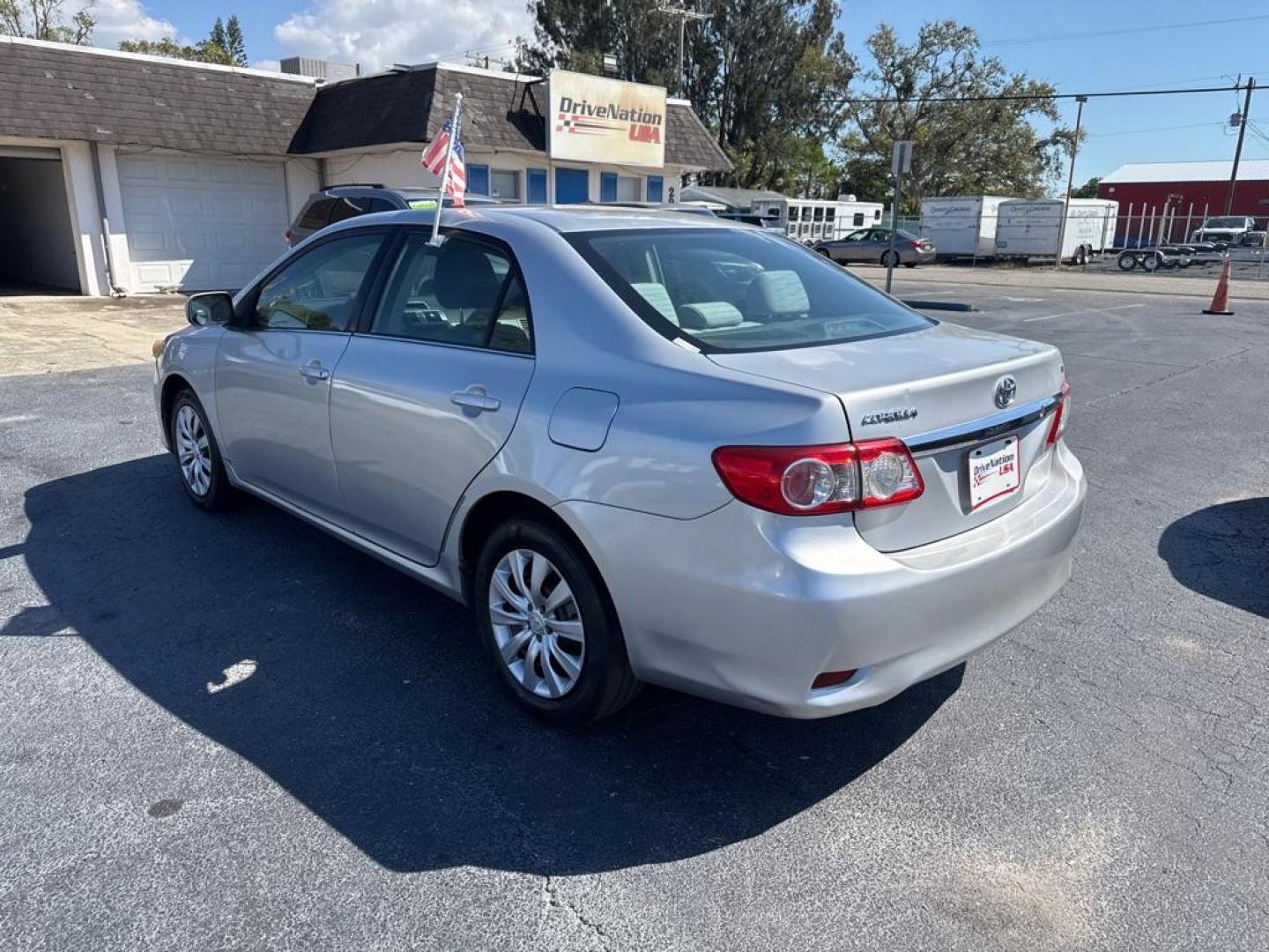 2013 SILVER TOYOTA COROLLA LE (5YFBU4EE1DP) with an 1.8L engine, Automatic transmission, located at 2929 9th St. West, Bradenton, 34205, (941) 242-2810, 27.473591, -82.570679 - Thanks for inquring into DriveNation USA! All vehicles listed can be viewed at www.drivenationusa.com for vehicle history reports and additonal info. We cannot quote any terms such as down payments or monthly payments without an application. You can apply directly at www.drivenationusa.com or by con - Photo#5