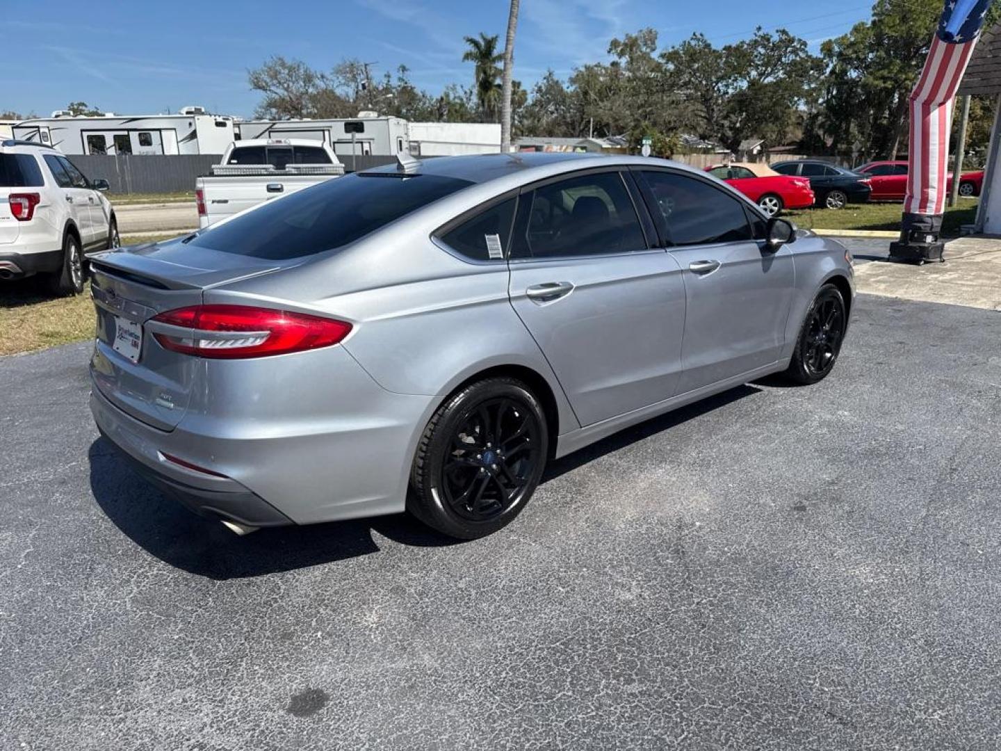 2020 GRAY FORD FUSION SE (3FA6P0HD3LR) with an 1.5L engine, Automatic transmission, located at 2929 9th St. West, Bradenton, 34205, (941) 242-2810, 27.473591, -82.570679 - Thanks for inquring into DriveNation USA! All vehicles listed can be viewed at www.drivenationusa.com for vehicle history reports and additonal info. We cannot quote any terms such as down payments or monthly payments without an application. You can apply directly at www.drivenationusa.com or by con - Photo#8