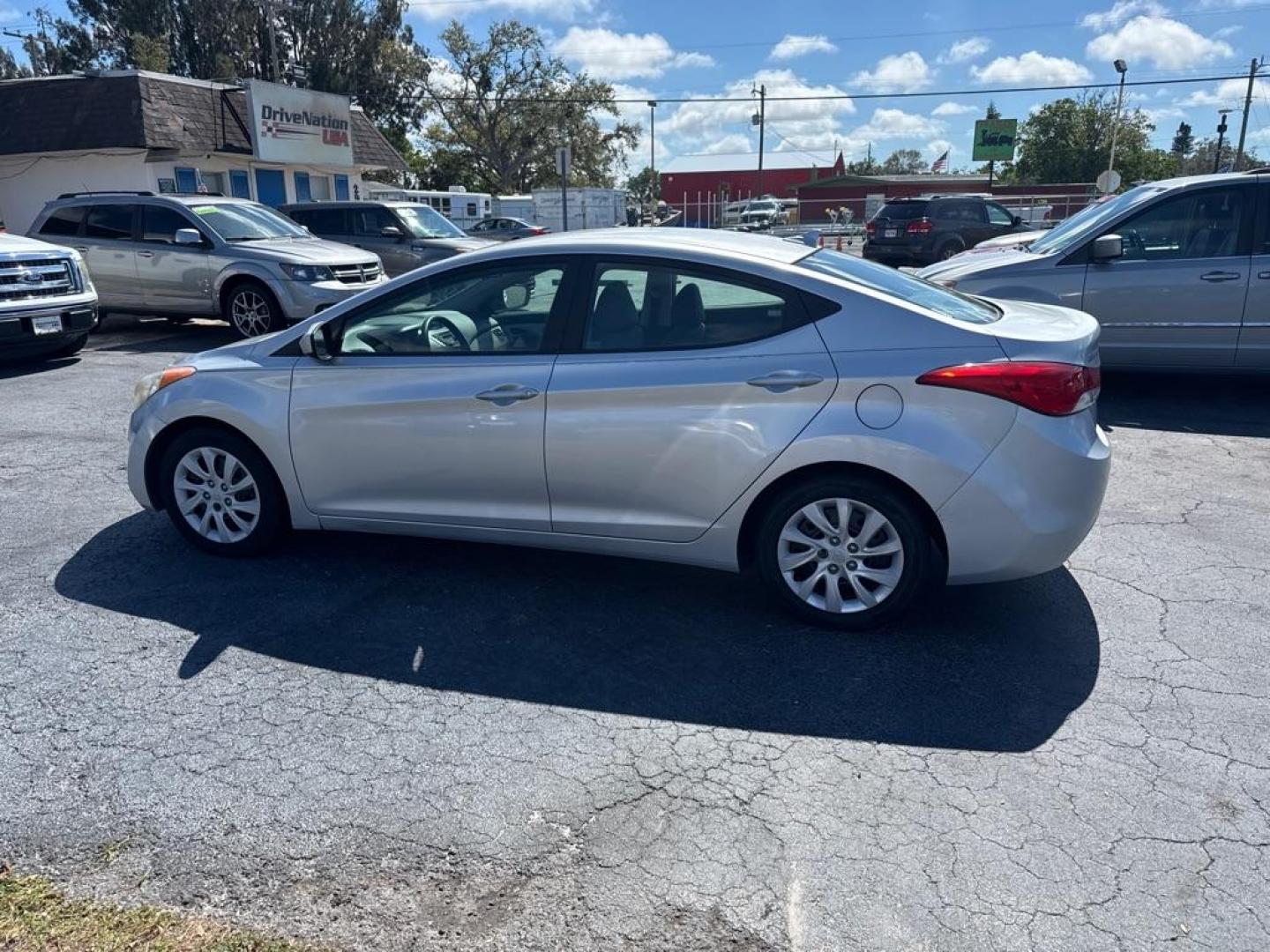 2012 GRAY HYUNDAI ELANTRA GLS (KMHDH4AEXCU) with an 1.8L engine, Automatic transmission, located at 2929 9th St. West, Bradenton, 34205, (941) 242-2810, 27.473591, -82.570679 - Thanks for inquring into DriveNation USA! All vehicles listed can be viewed at www.drivenationusa.com for vehicle history reports and additonal info. We cannot quote any terms such as down payments or monthly payments without an application. You can apply directly at www.drivenationusa.com or by con - Photo#4