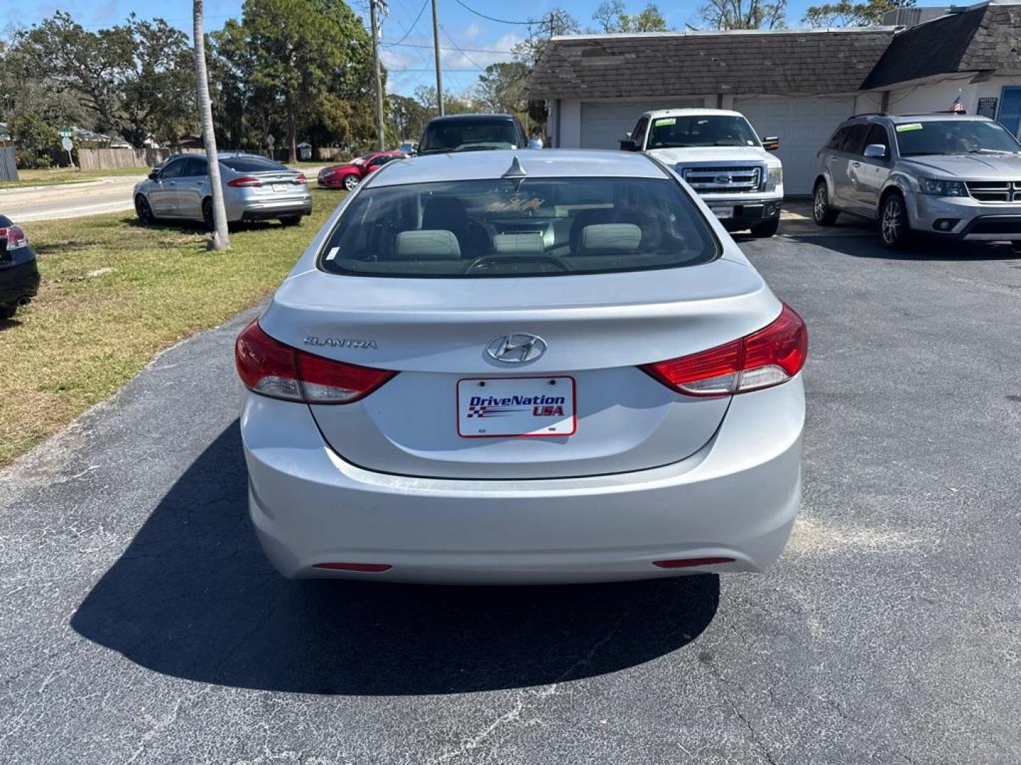 2012 GRAY HYUNDAI ELANTRA GLS (KMHDH4AEXCU) with an 1.8L engine, Automatic transmission, located at 2929 9th St. West, Bradenton, 34205, (941) 242-2810, 27.473591, -82.570679 - Thanks for inquring into DriveNation USA! All vehicles listed can be viewed at www.drivenationusa.com for vehicle history reports and additonal info. We cannot quote any terms such as down payments or monthly payments without an application. You can apply directly at www.drivenationusa.com or by con - Photo#5