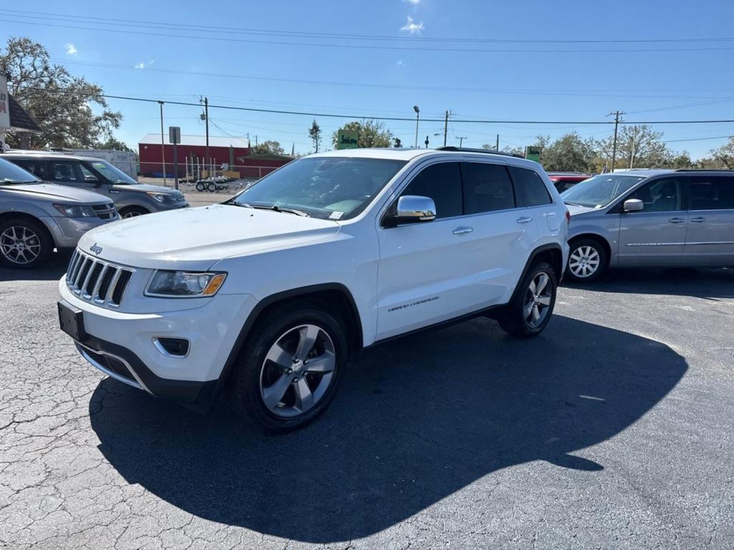 2014 WHITE JEEP GRAND CHEROKEE LIMITED (1C4RJEBG2EC) with an 3.6L engine, Automatic transmission, located at 2929 9th St. West, Bradenton, 34205, (941) 242-2810, 27.473591, -82.570679 - Thanks for inquring into DriveNation USA! All vehicles listed can be viewed at www.drivenationusa.com for vehicle history reports and additonal info. We cannot quote any terms such as down payments or monthly payments without an application. You can apply directly at www.drivenationusa.com or by con - Photo#3