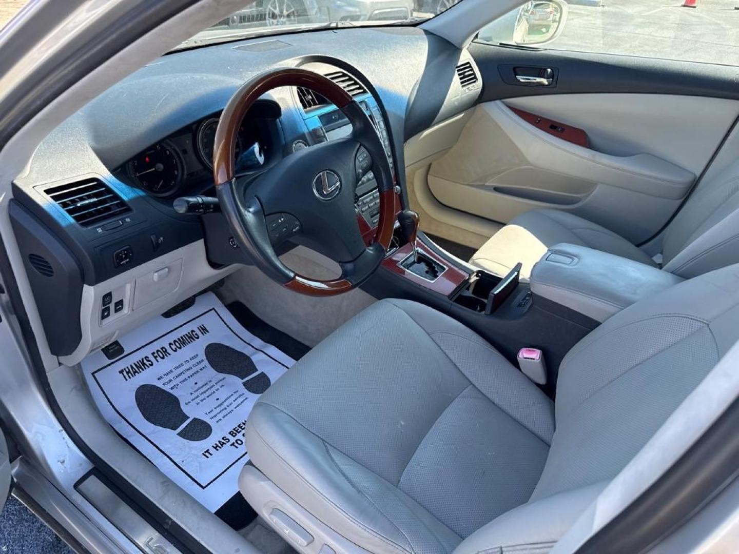 2007 SILVER LEXUS ES 350 (JTHBJ46G872) with an 3.5L engine, Automatic transmission, located at 2929 9th St. West, Bradenton, 34205, (941) 242-2810, 27.473591, -82.570679 - Thanks for inquring into DriveNation USA! All vehicles listed can be viewed at www.drivenationusa.com for vehicle history reports and additonal info. We cannot quote any terms such as down payments or monthly payments without an application. You can apply directly at www.drivenationusa.com or by con - Photo#11