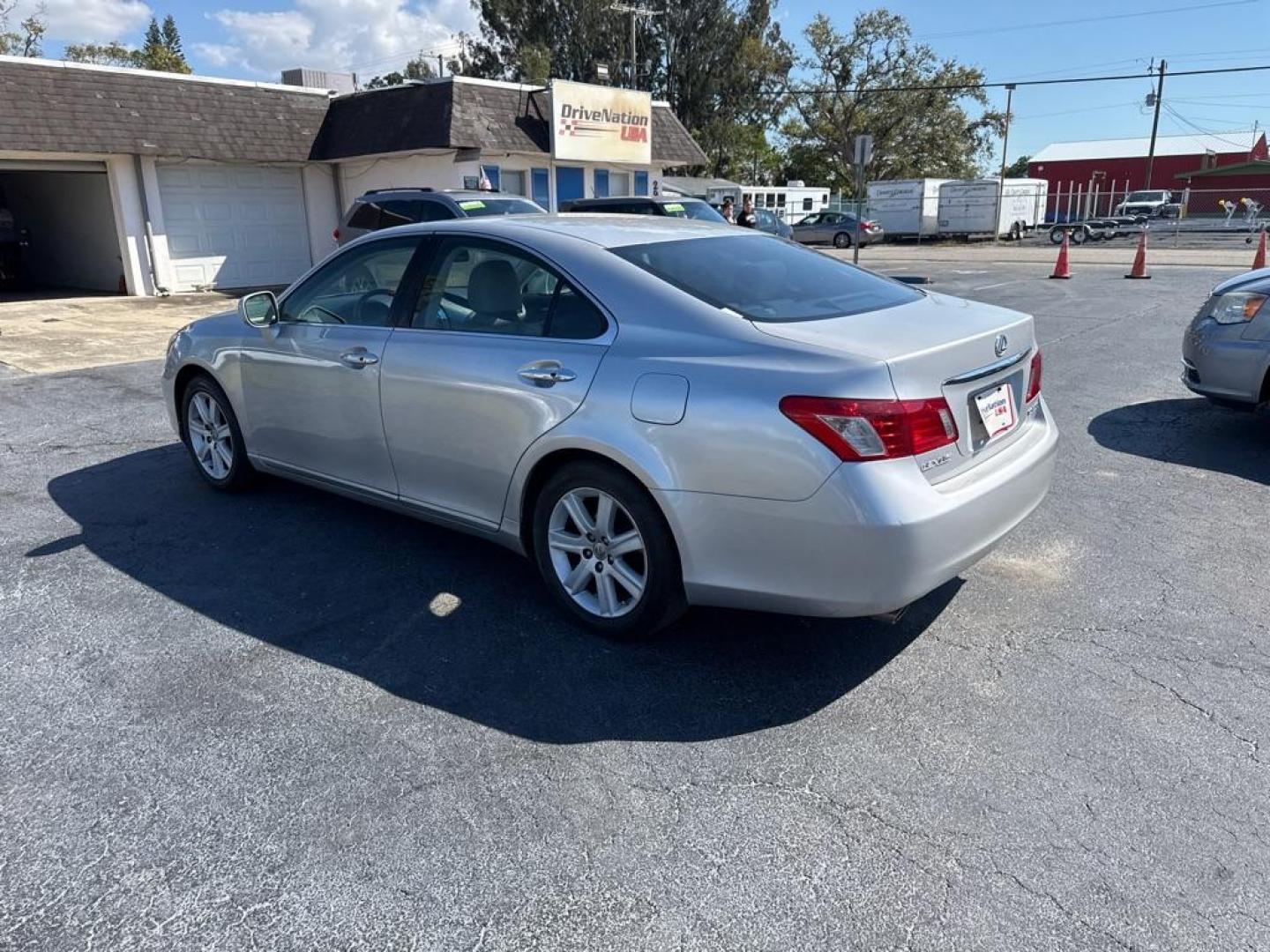 2007 SILVER LEXUS ES 350 (JTHBJ46G872) with an 3.5L engine, Automatic transmission, located at 2929 9th St. West, Bradenton, 34205, (941) 242-2810, 27.473591, -82.570679 - Thanks for inquring into DriveNation USA! All vehicles listed can be viewed at www.drivenationusa.com for vehicle history reports and additonal info. We cannot quote any terms such as down payments or monthly payments without an application. You can apply directly at www.drivenationusa.com or by con - Photo#5