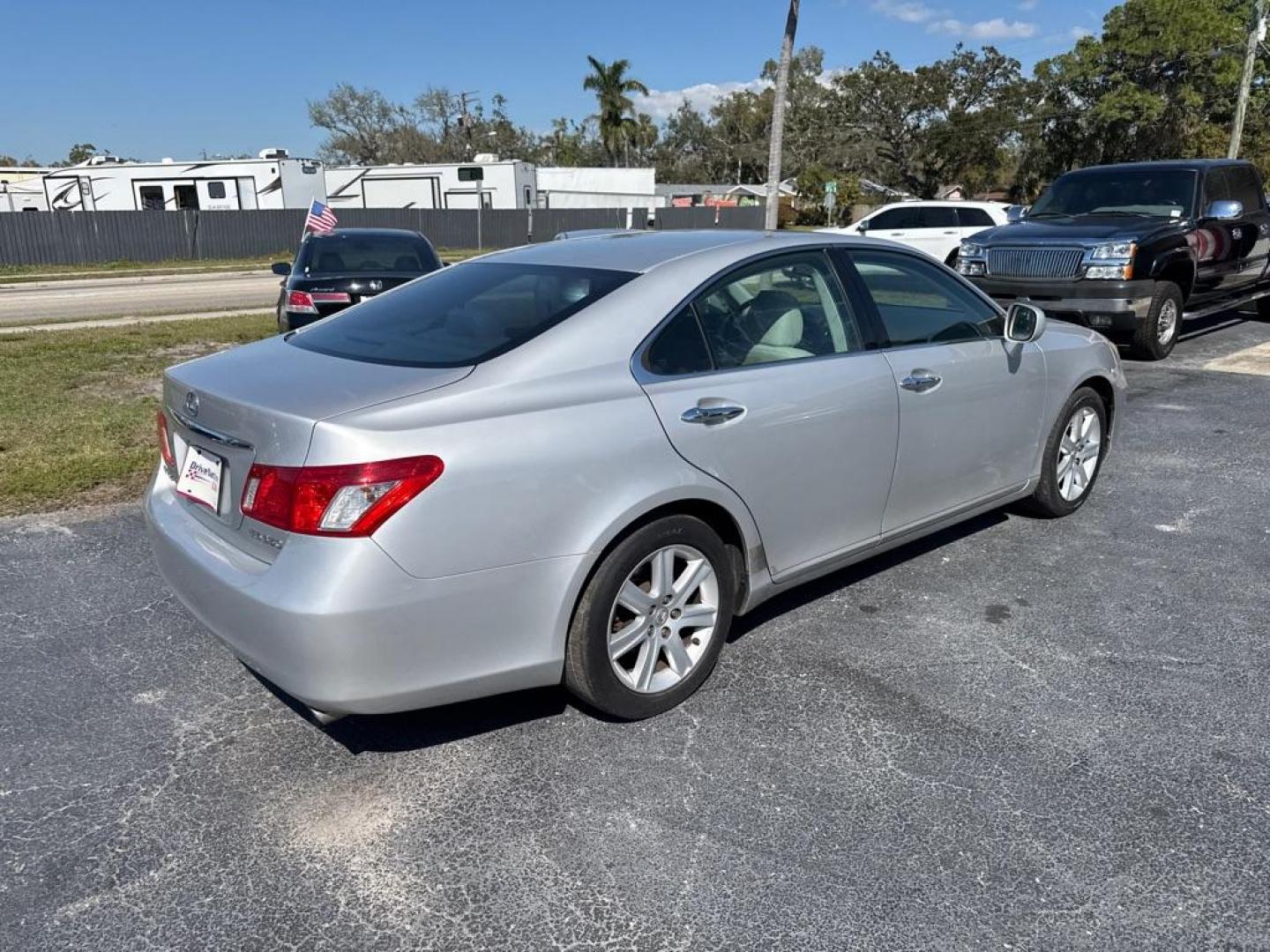 2007 SILVER LEXUS ES 350 (JTHBJ46G872) with an 3.5L engine, Automatic transmission, located at 2929 9th St. West, Bradenton, 34205, (941) 242-2810, 27.473591, -82.570679 - Thanks for inquring into DriveNation USA! All vehicles listed can be viewed at www.drivenationusa.com for vehicle history reports and additonal info. We cannot quote any terms such as down payments or monthly payments without an application. You can apply directly at www.drivenationusa.com or by con - Photo#7