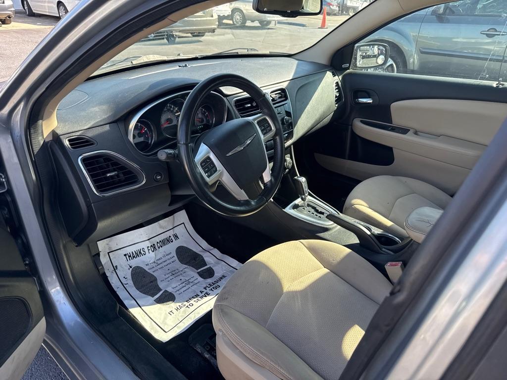 2013 SILVER CHRYSLER 200 TOURING (1C3CCBBB8DN) with an 2.4L engine, Automatic transmission, located at 2929 9th St. West, Bradenton, 34205, (941) 242-2810, 27.473591, -82.570679 - Thanks for inquring into DriveNation USA! All vehicles listed can be viewed at www.drivenationusa.com for vehicle history reports and additonal info. We cannot quote any terms such as down payments or monthly payments without an application. You can apply directly at www.drivenationusa.com or by con - Photo#9