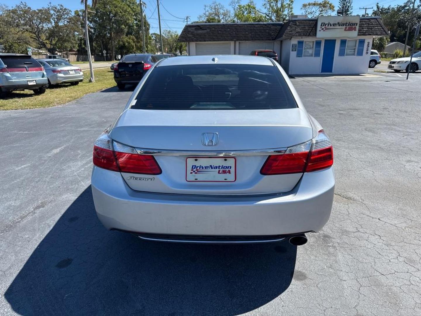 2013 GRAY HONDA ACCORD EXL (1HGCR2F83DA) with an 2.4L engine, Continuously Variable transmission, located at 2929 9th St. West, Bradenton, 34205, (941) 242-2810, 27.473591, -82.570679 - Thanks for inquring into DriveNation USA! All vehicles listed can be viewed at www.drivenationusa.com for vehicle history reports and additonal info. We cannot quote any terms such as down payments or monthly payments without an application. You can apply directly at www.drivenationusa.com or by con - Photo#6