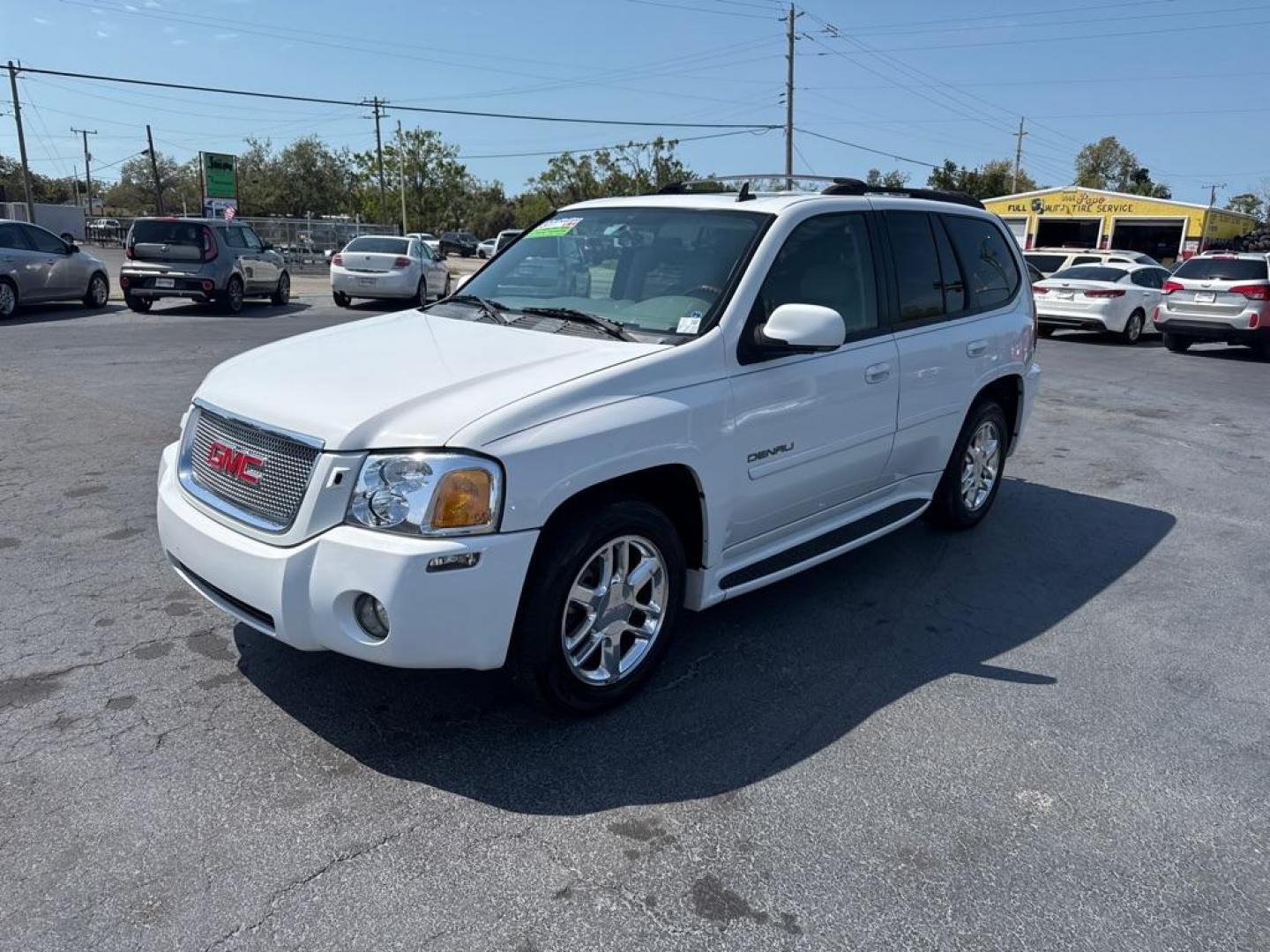 2007 WHITE GMC ENVOY DENALI (1GKES63M272) with an 5.3L engine, Automatic transmission, located at 2929 9th St. West, Bradenton, 34205, (941) 242-2810, 27.473591, -82.570679 - Thanks for inquring into DriveNation USA! All vehicles listed can be viewed at www.drivenationusa.com for vehicle history reports and additonal info. We cannot quote any terms such as down payments or monthly payments without an application. You can apply directly at www.drivenationusa.com or by con - Photo#3