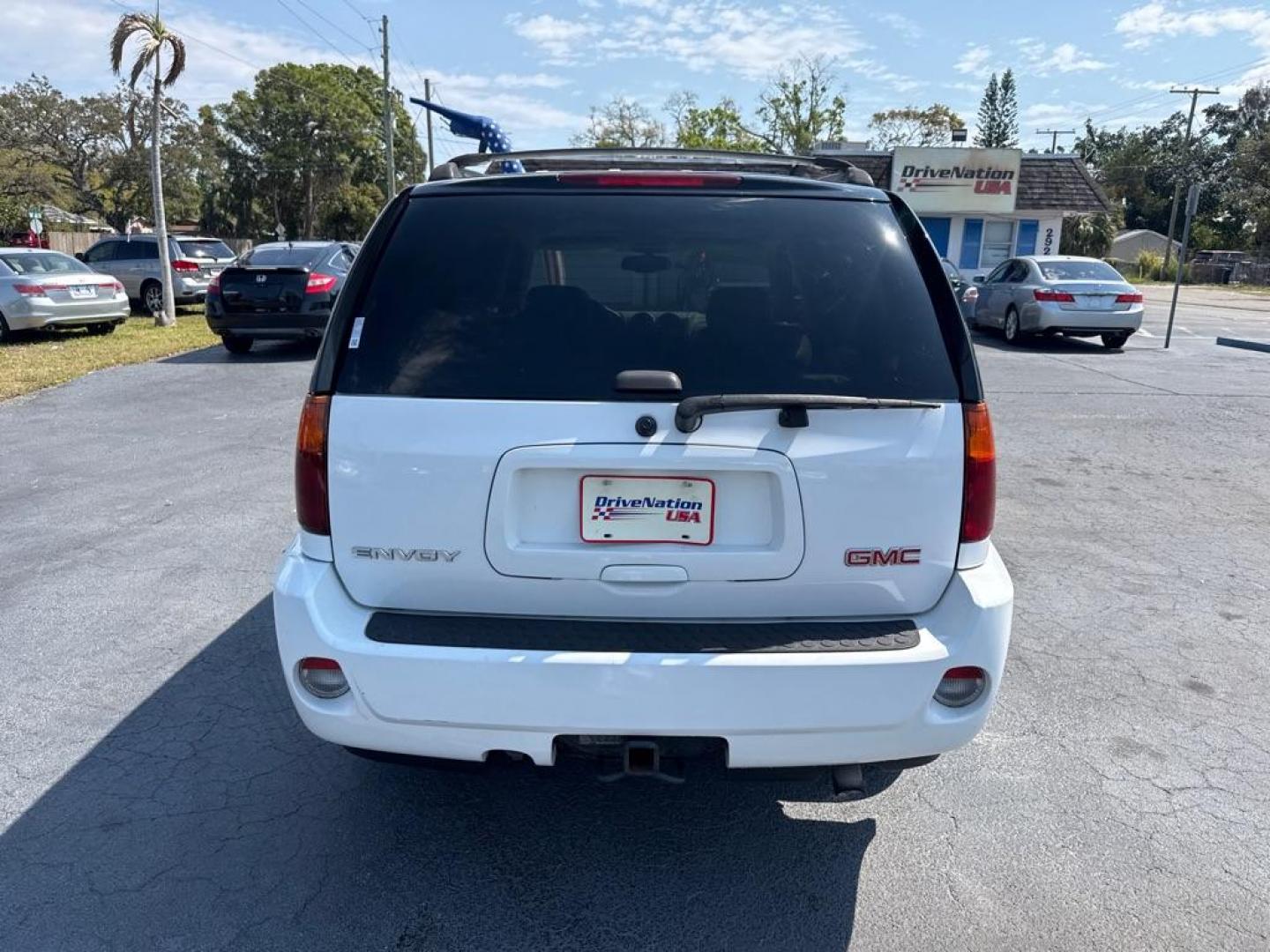2007 WHITE GMC ENVOY DENALI (1GKES63M272) with an 5.3L engine, Automatic transmission, located at 2929 9th St. West, Bradenton, 34205, (941) 242-2810, 27.473591, -82.570679 - Thanks for inquring into DriveNation USA! All vehicles listed can be viewed at www.drivenationusa.com for vehicle history reports and additonal info. We cannot quote any terms such as down payments or monthly payments without an application. You can apply directly at www.drivenationusa.com or by con - Photo#6