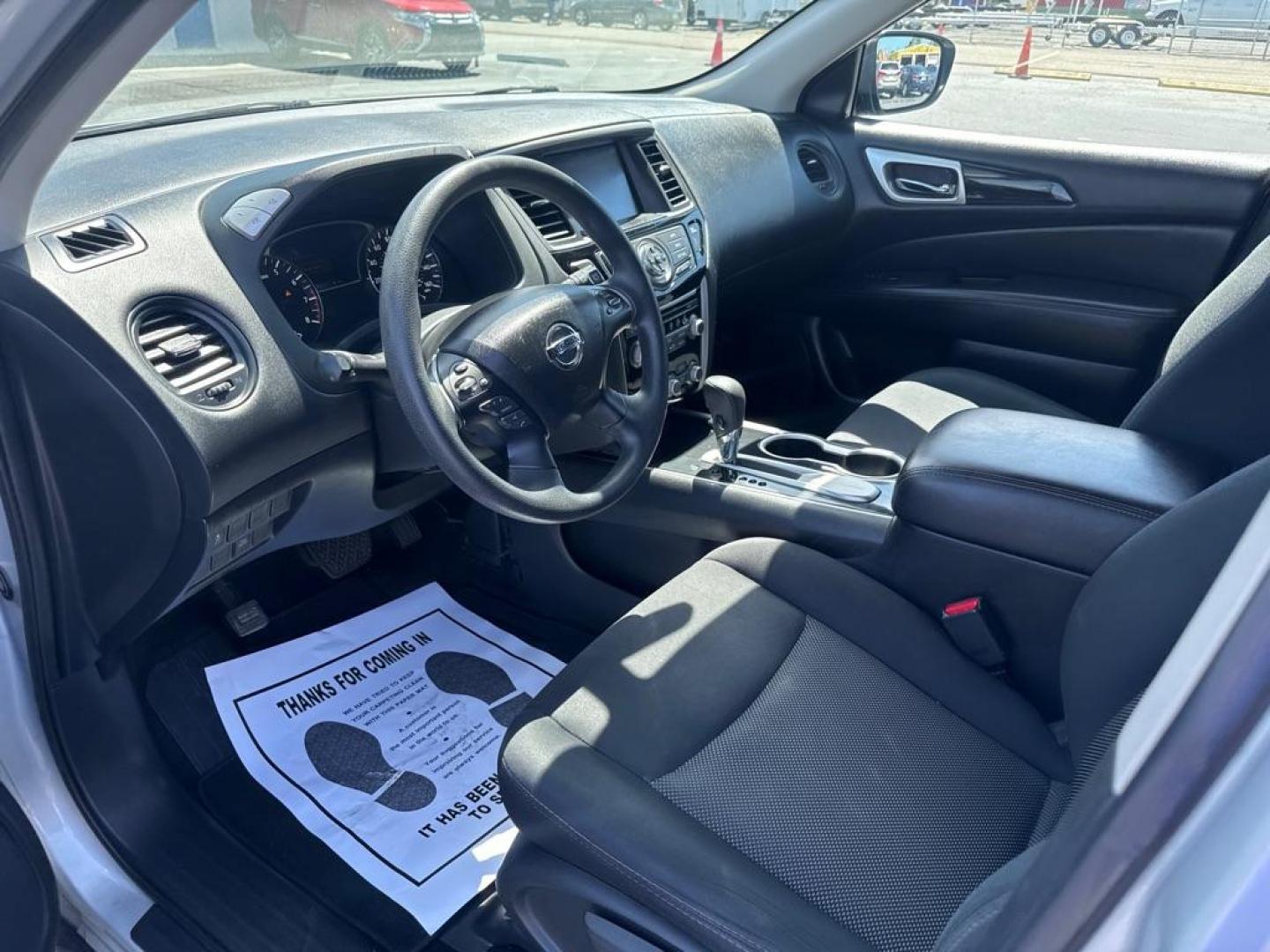 2019 SILVER NISSAN PATHFINDER S (5N1DR2MN8KC) with an 3.5L engine, Continuously Variable transmission, located at 2929 9th St. West, Bradenton, 34205, (941) 242-2810, 27.473591, -82.570679 - Thanks for inquring into DriveNation USA! All vehicles listed can be viewed at www.drivenationusa.com for vehicle history reports and additonal info. We cannot quote any terms such as down payments or monthly payments without an application. You can apply directly at www.drivenationusa.com or by con - Photo#10