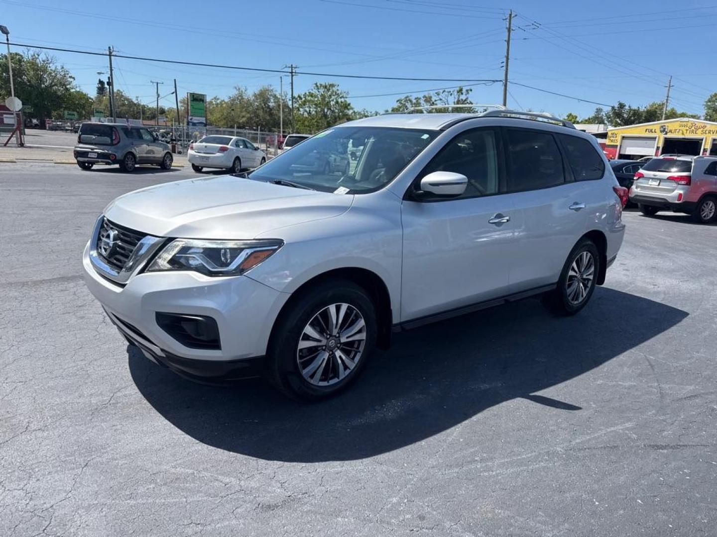 2019 SILVER NISSAN PATHFINDER S (5N1DR2MN8KC) with an 3.5L engine, Continuously Variable transmission, located at 2929 9th St. West, Bradenton, 34205, (941) 242-2810, 27.473591, -82.570679 - Thanks for inquring into DriveNation USA! All vehicles listed can be viewed at www.drivenationusa.com for vehicle history reports and additonal info. We cannot quote any terms such as down payments or monthly payments without an application. You can apply directly at www.drivenationusa.com or by con - Photo#3