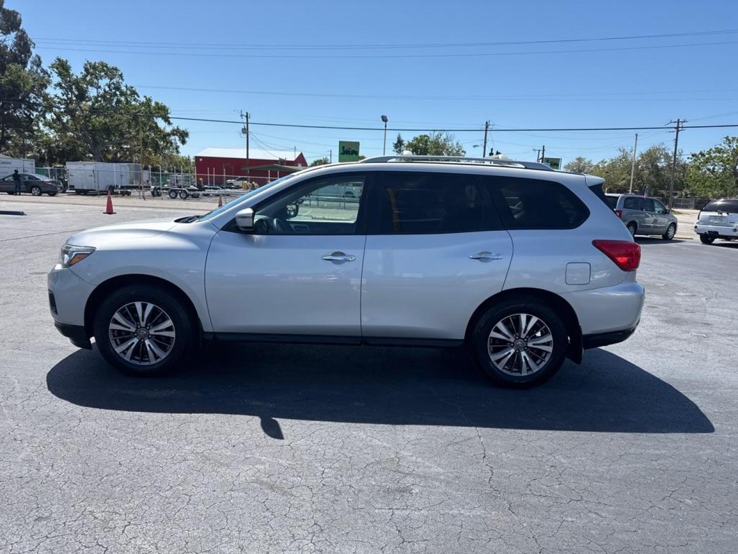 2019 SILVER NISSAN PATHFINDER S (5N1DR2MN8KC) with an 3.5L engine, Continuously Variable transmission, located at 2929 9th St. West, Bradenton, 34205, (941) 242-2810, 27.473591, -82.570679 - Thanks for inquring into DriveNation USA! All vehicles listed can be viewed at www.drivenationusa.com for vehicle history reports and additonal info. We cannot quote any terms such as down payments or monthly payments without an application. You can apply directly at www.drivenationusa.com or by con - Photo#4