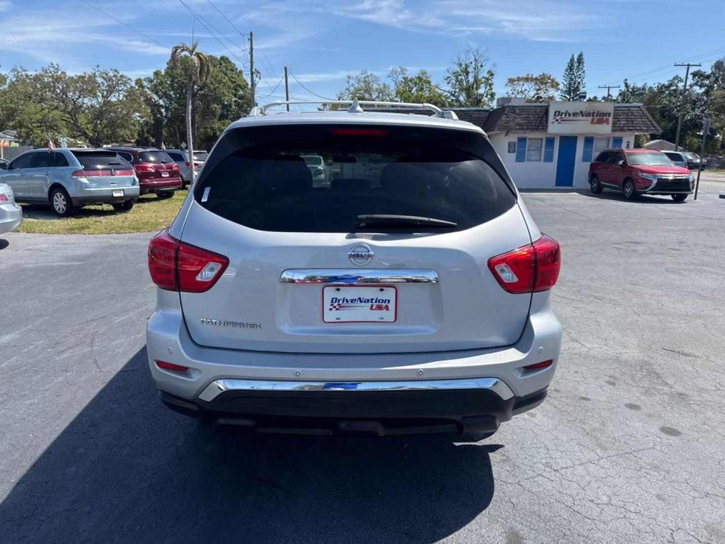 2019 SILVER NISSAN PATHFINDER S (5N1DR2MN8KC) with an 3.5L engine, Continuously Variable transmission, located at 2929 9th St. West, Bradenton, 34205, (941) 242-2810, 27.473591, -82.570679 - Thanks for inquring into DriveNation USA! All vehicles listed can be viewed at www.drivenationusa.com for vehicle history reports and additonal info. We cannot quote any terms such as down payments or monthly payments without an application. You can apply directly at www.drivenationusa.com or by con - Photo#6
