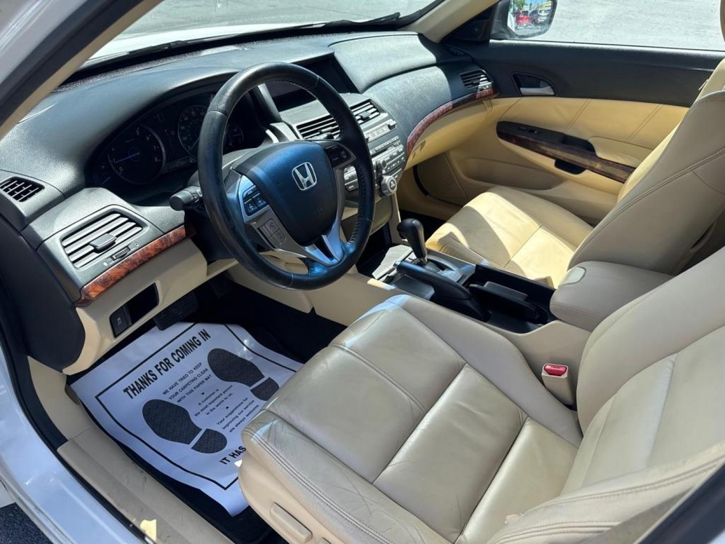 2010 WHITE HONDA ACCORD CROSSTOU EXL (5J6TF1H59AL) with an 3.5L engine, Automatic transmission, located at 2929 9th St. West, Bradenton, 34205, (941) 242-2810, 27.473591, -82.570679 - Thanks for inquring into DriveNation USA! All vehicles listed can be viewed at www.drivenationusa.com for vehicle history reports and additonal info. We cannot quote any terms such as down payments or monthly payments without an application. You can apply directly at www.drivenationusa.com or by con - Photo#9