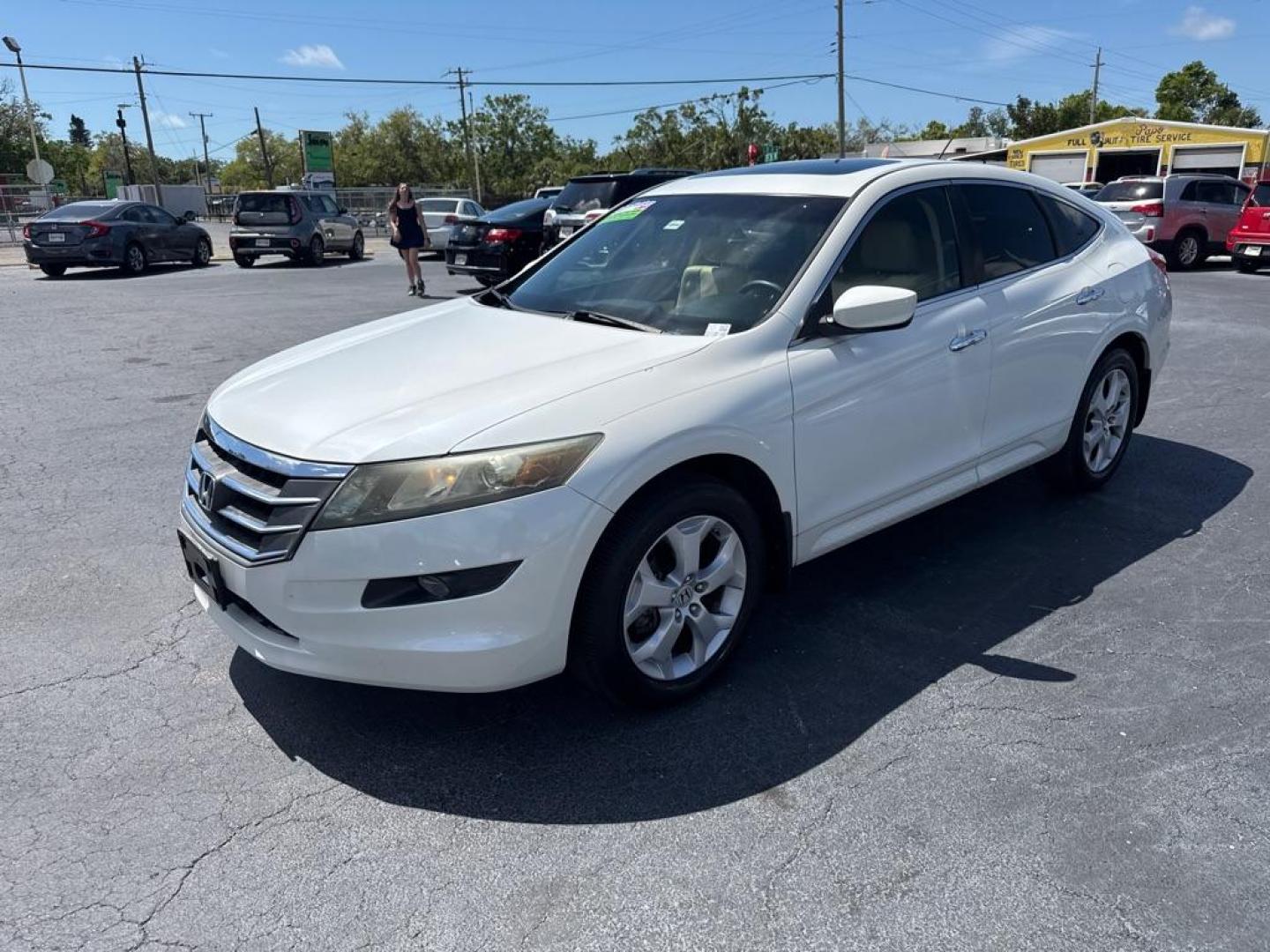 2010 WHITE HONDA ACCORD CROSSTOU EXL (5J6TF1H59AL) with an 3.5L engine, Automatic transmission, located at 2929 9th St. West, Bradenton, 34205, (941) 242-2810, 27.473591, -82.570679 - Thanks for inquring into DriveNation USA! All vehicles listed can be viewed at www.drivenationusa.com for vehicle history reports and additonal info. We cannot quote any terms such as down payments or monthly payments without an application. You can apply directly at www.drivenationusa.com or by con - Photo#3